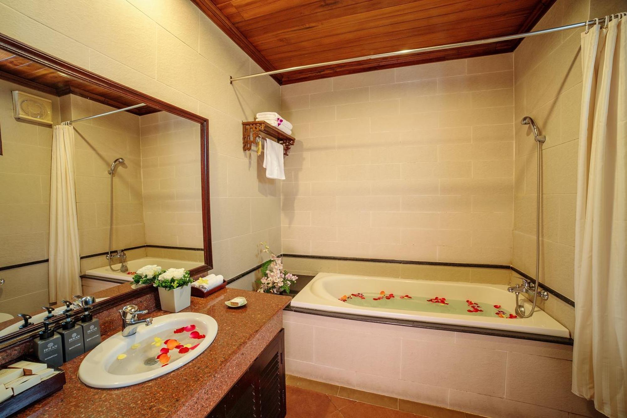 Hội An Beach Resort Khu nghỉ mát Hội An