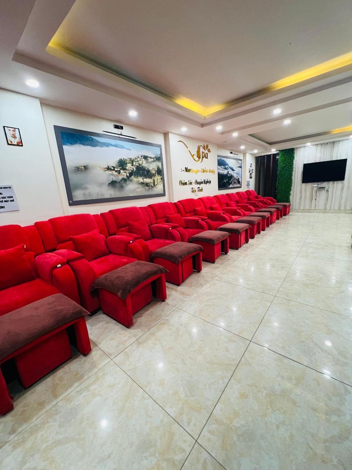 Land Hotel 3*