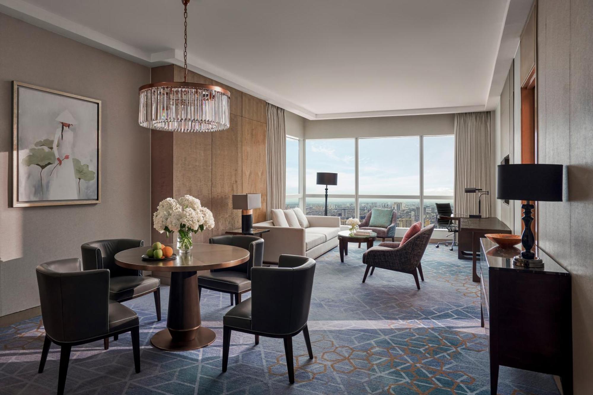 Hotel Intercontinental Landmark72 By Ihg 5*