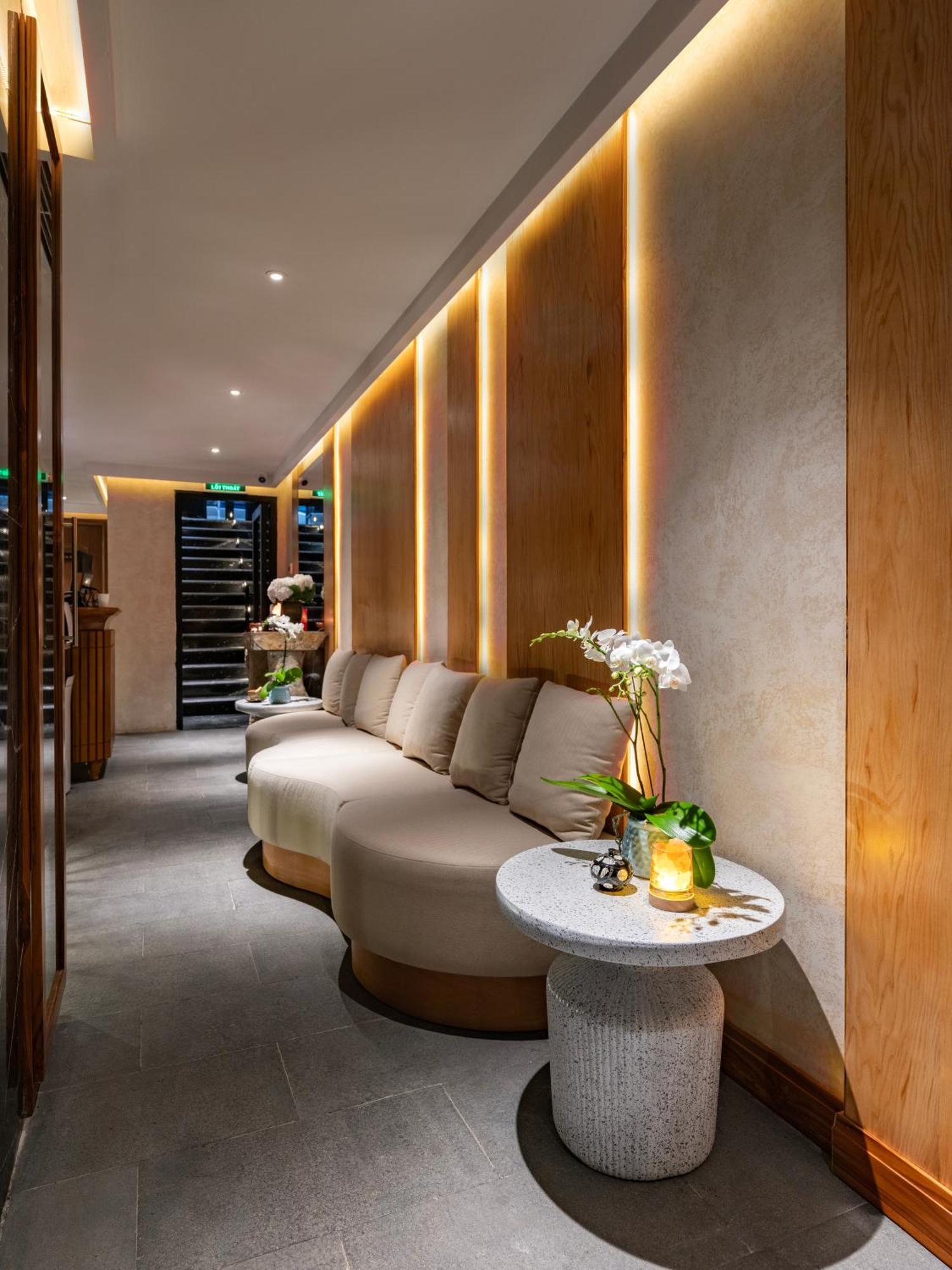 Grand Du 5* Hanoi