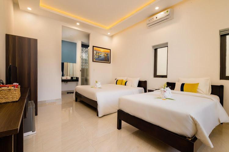 5 Coconut Homestay *