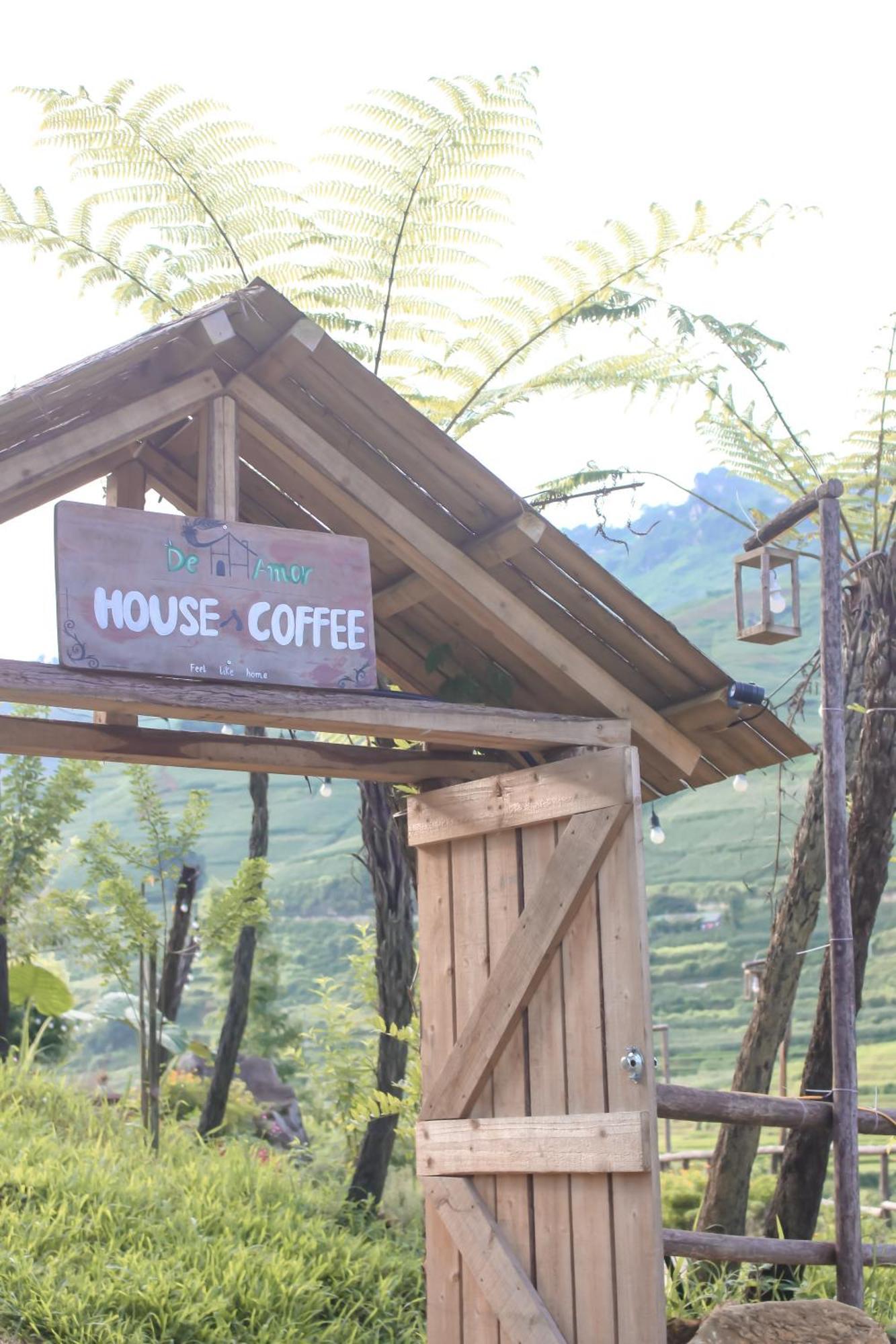 De House & Coffee lều