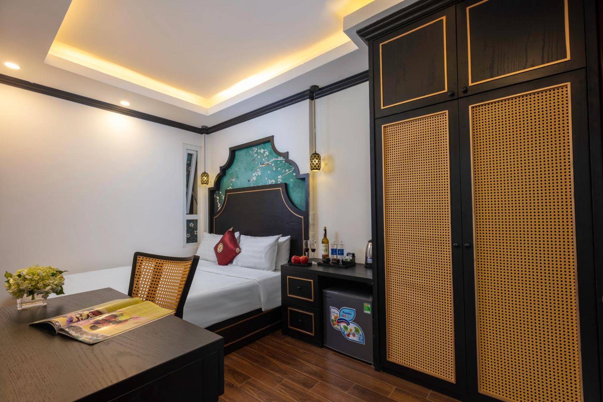 Hotel Queen Light Hanoi