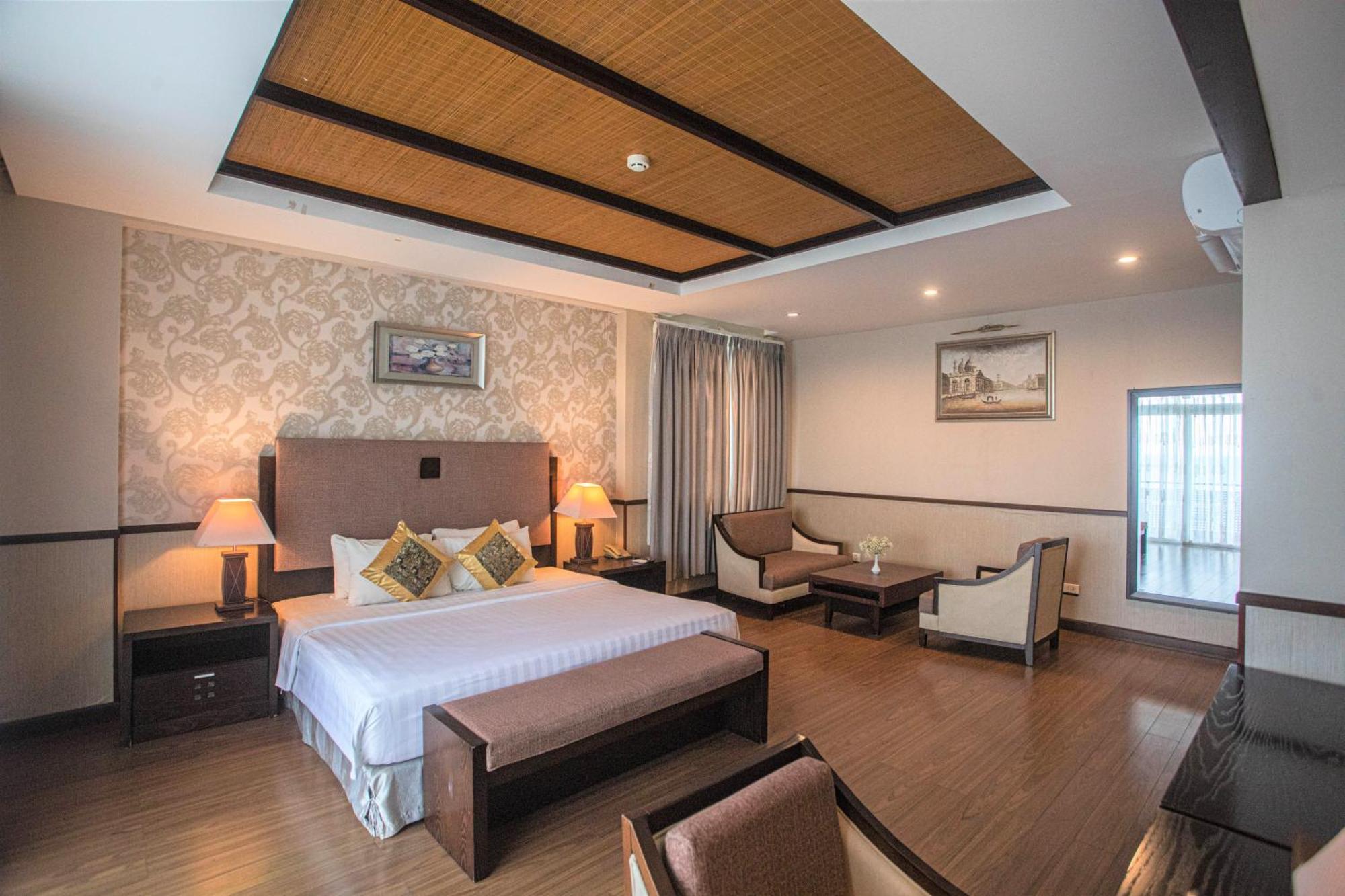Seaside 4*