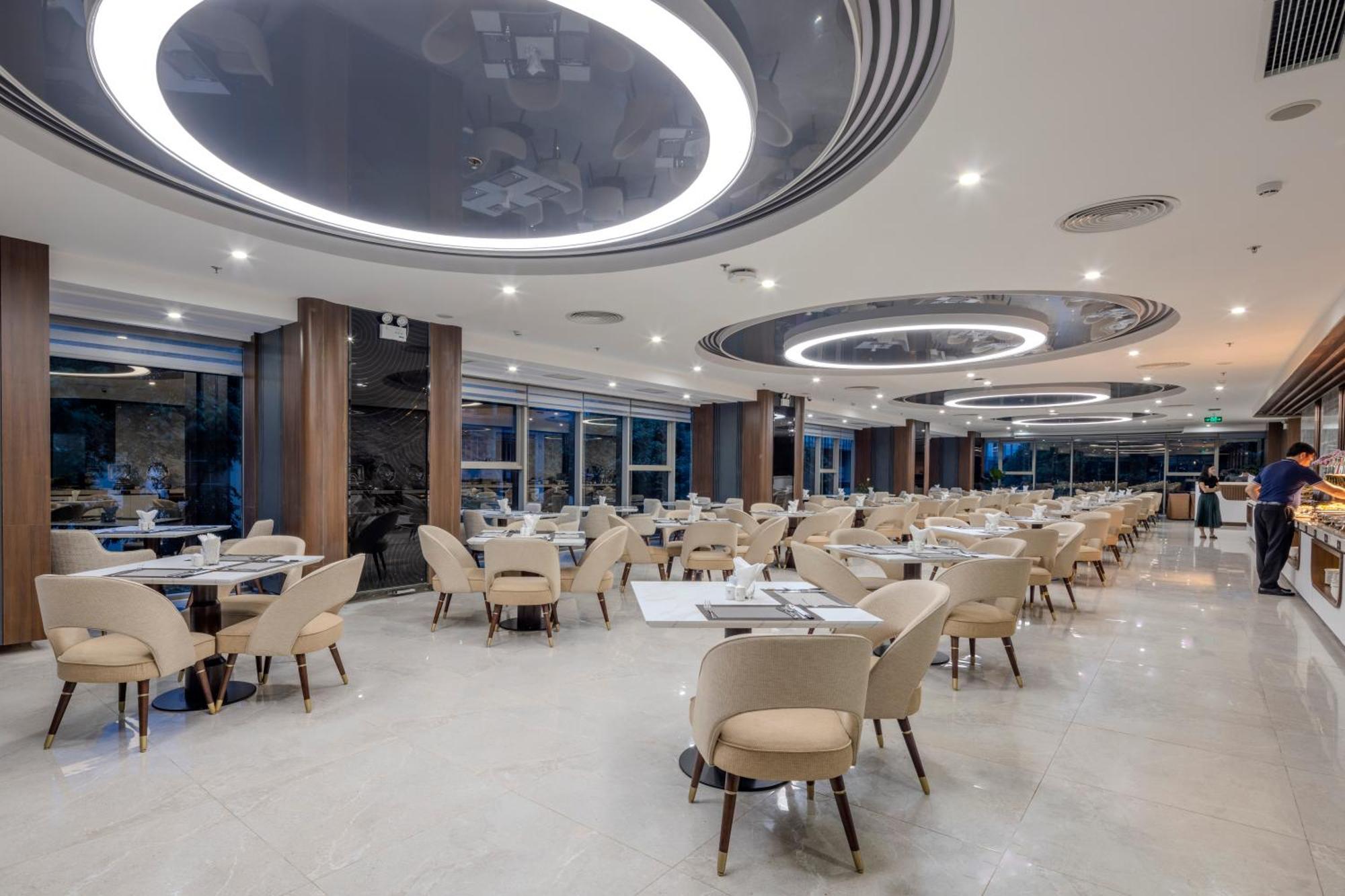 Annova Hotel 5*