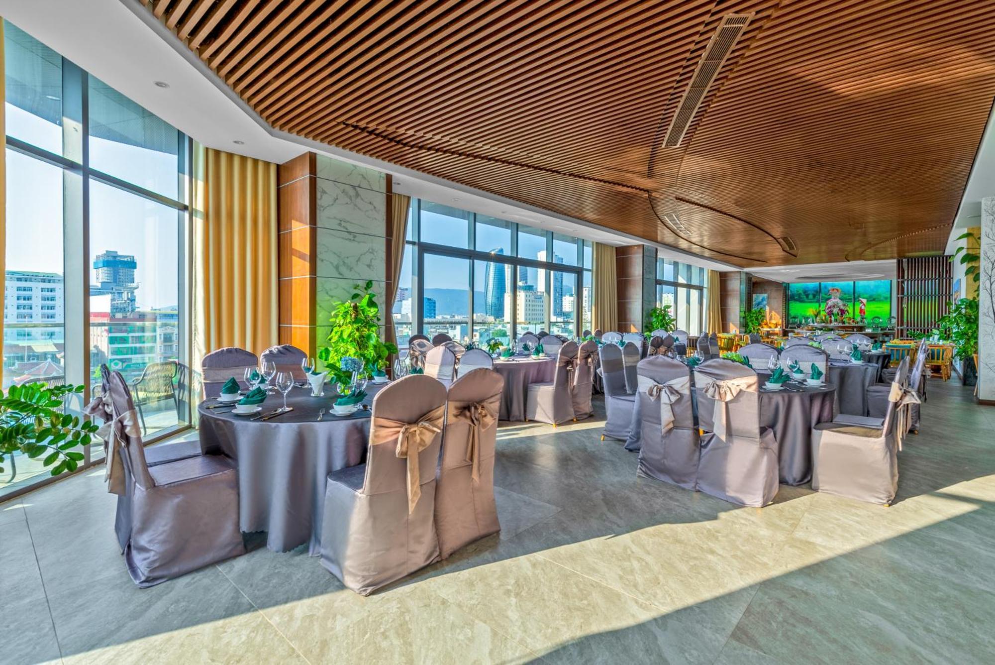 G8 Luxury And Hotel