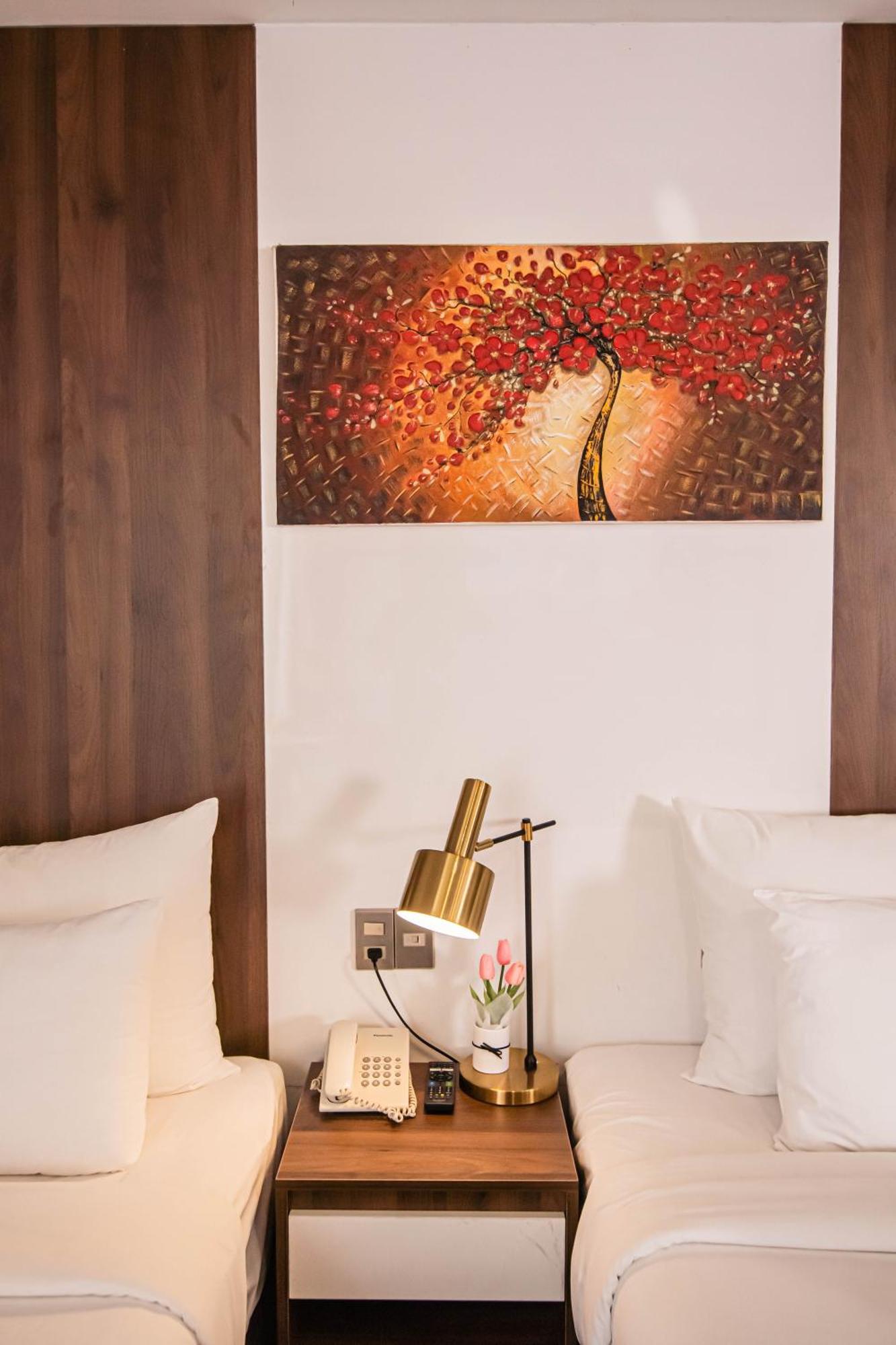 Gold By Haviland 3*