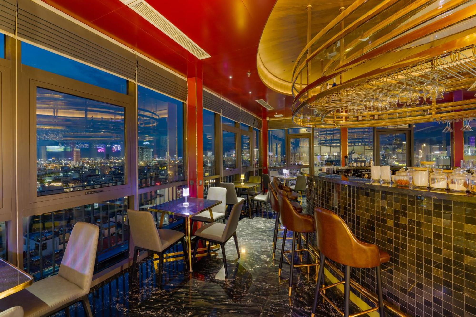 Golden Lotus Grand - Panoramic Rooftop Bar & Daily Afternoon Tea Da Nang
