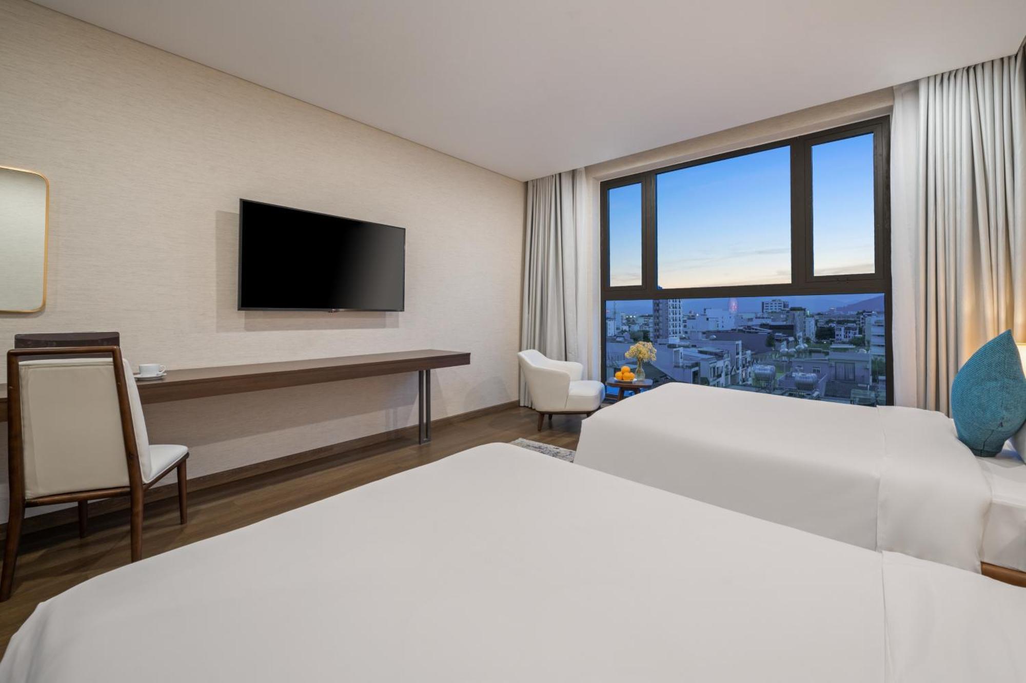 Golden Lotus Grand - Panoramic Rooftop Bar & Daily Afternoon Tea Hotel Da Nang