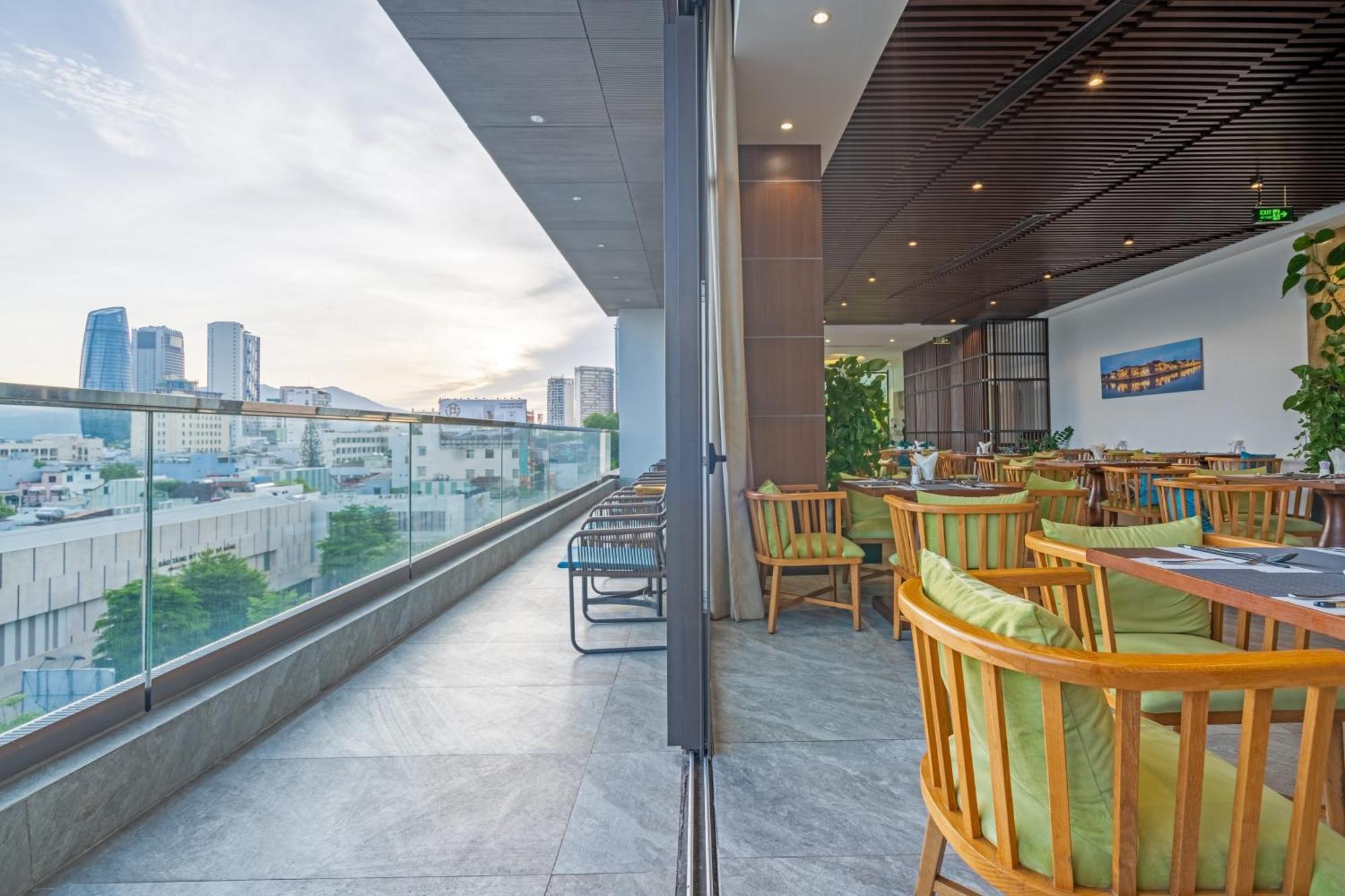 Hotel G8 Luxury And