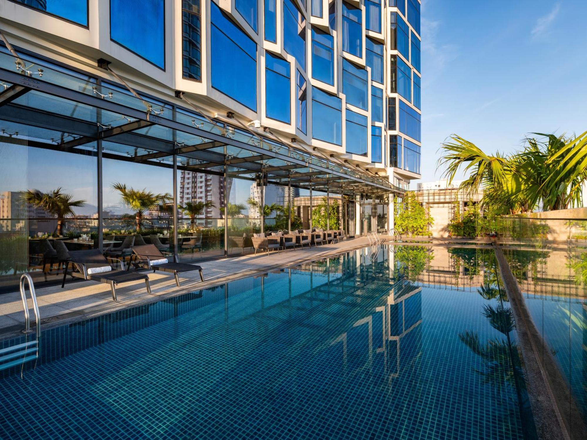 Hotel Crowne Plaza Centre By Ihg 5*