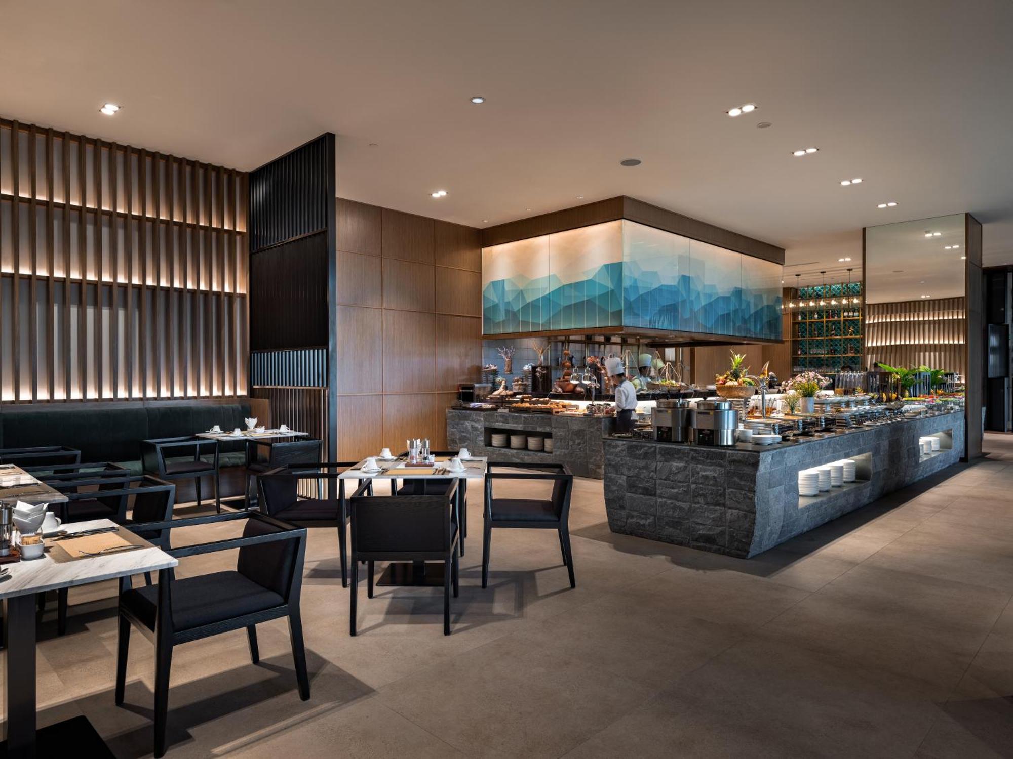 Crowne Plaza Centre By Ihg 5*