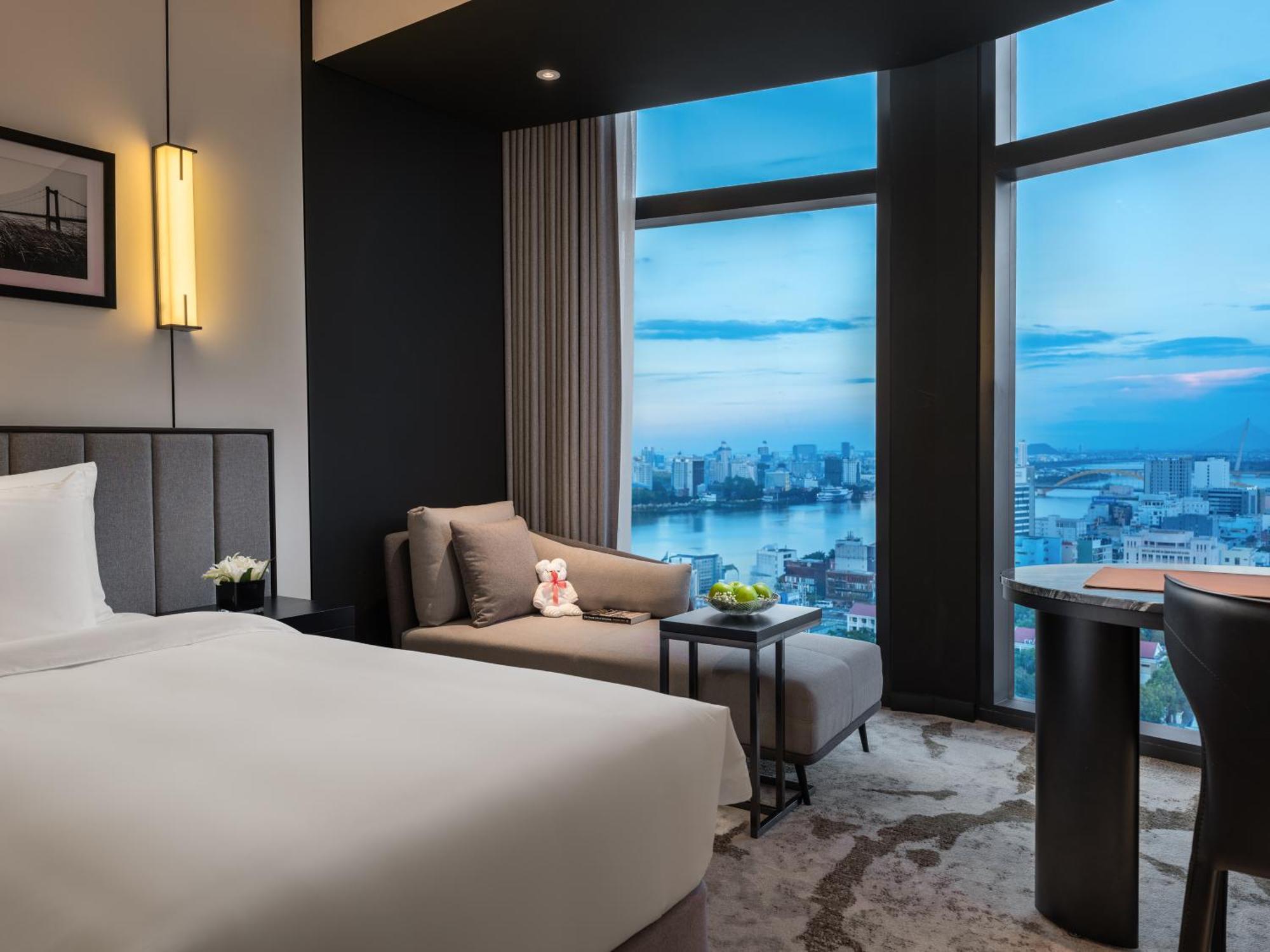Hotel Crowne Plaza Centre By Ihg 5*