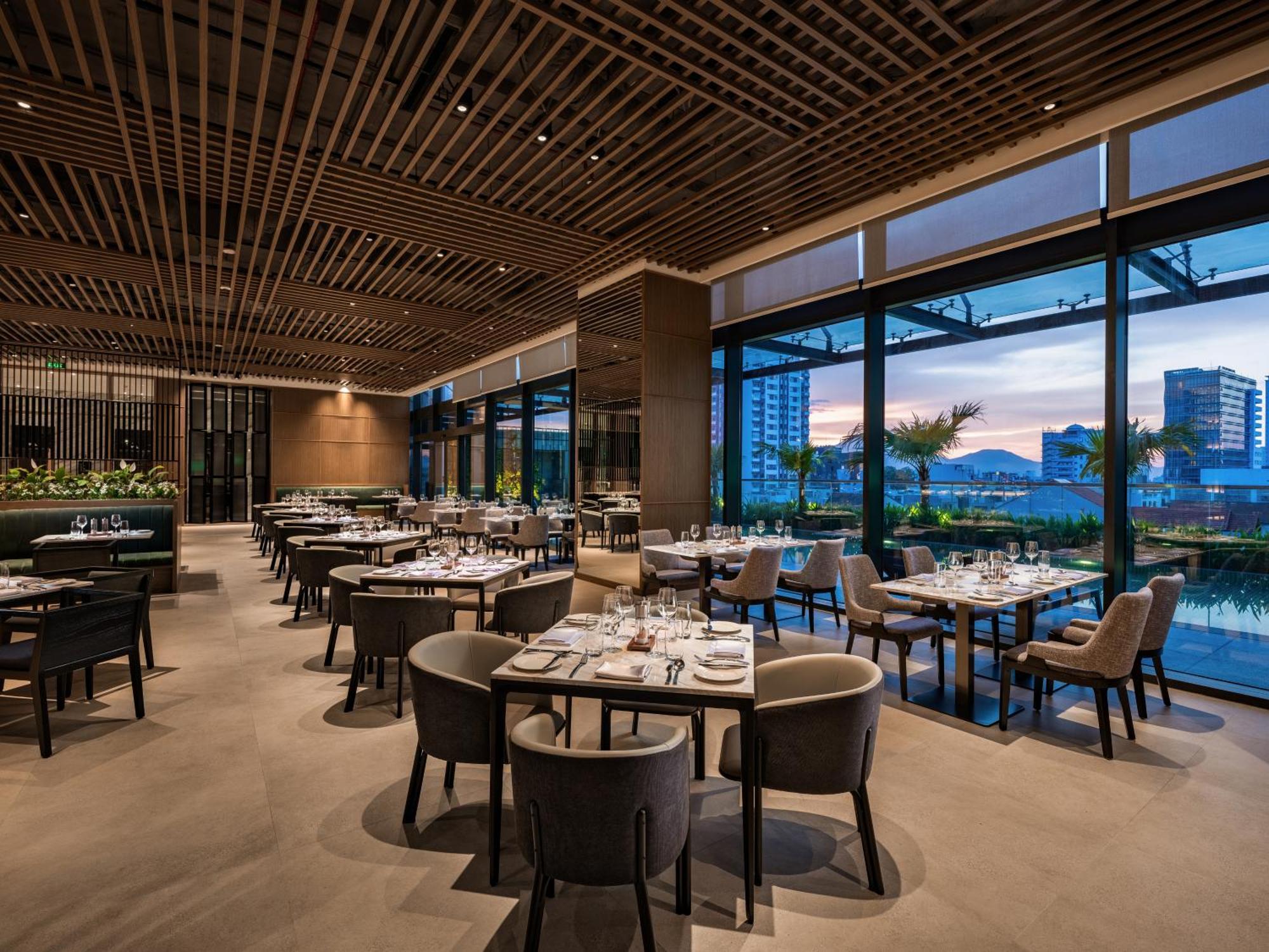 Crowne Plaza Centre By Ihg 5* Đà Nẵng