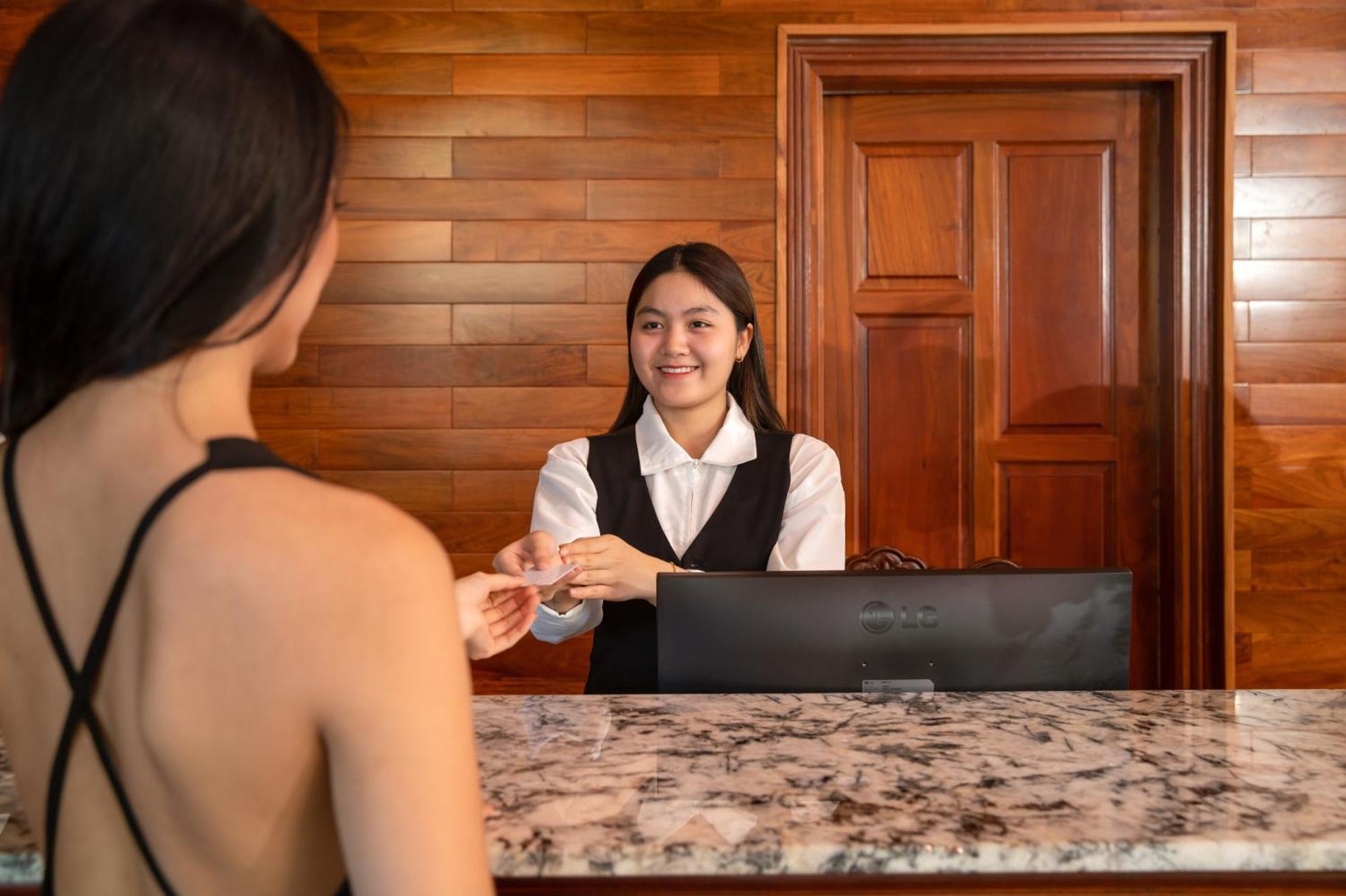 Monalisa Luxury Đà Nẵng