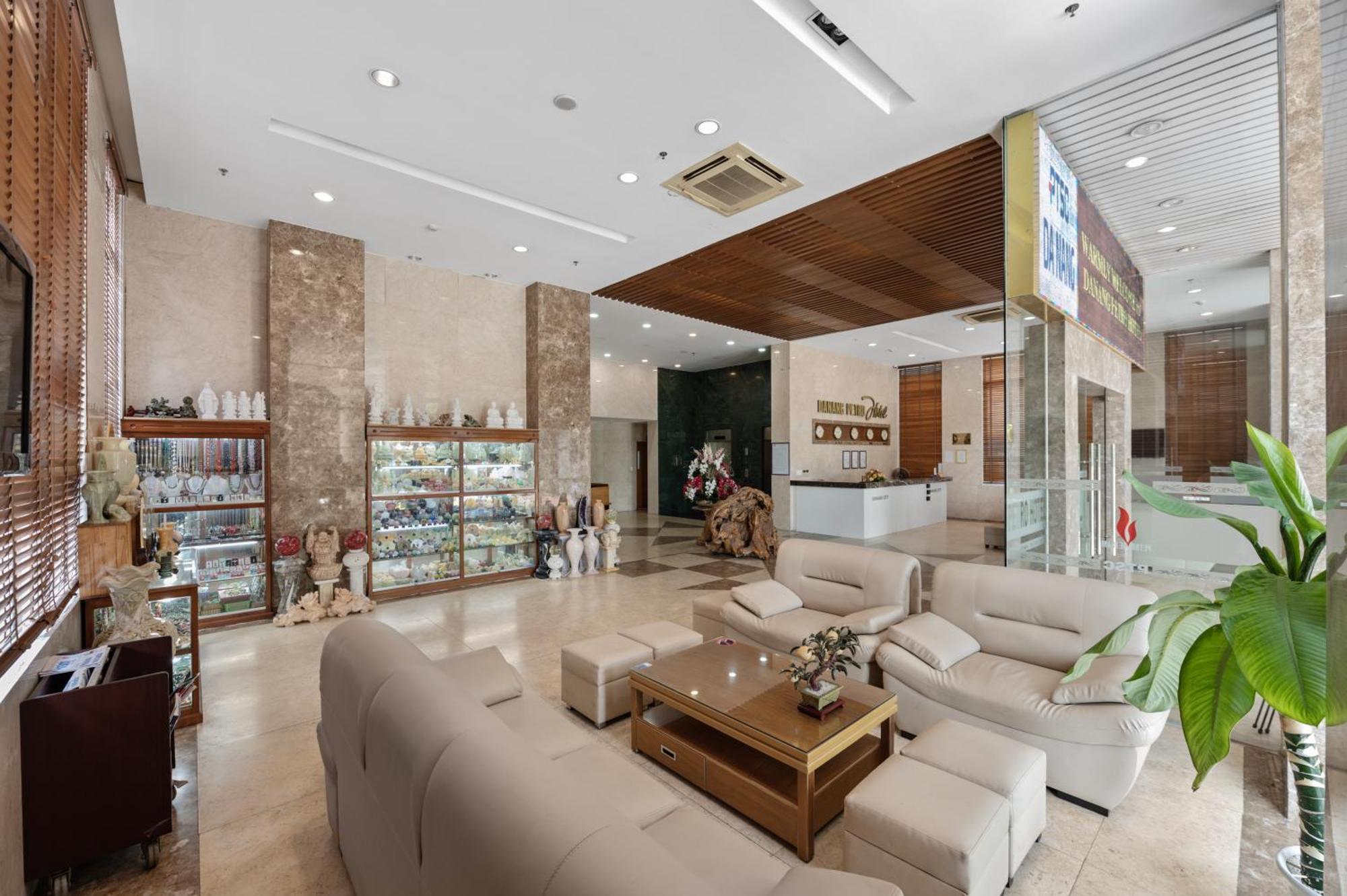Petro Hotel