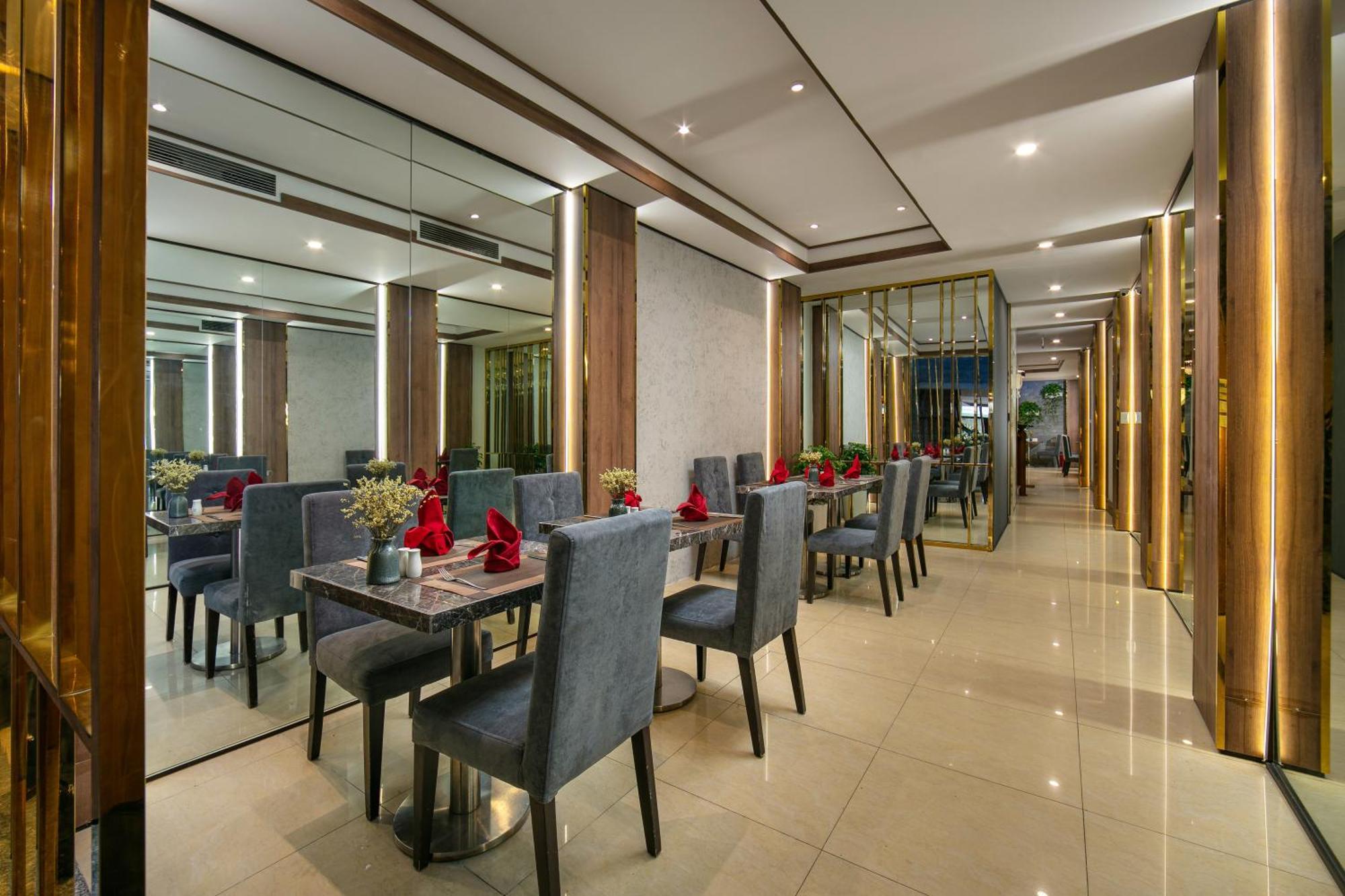 Và La Palm Premier Hà Nội 4*