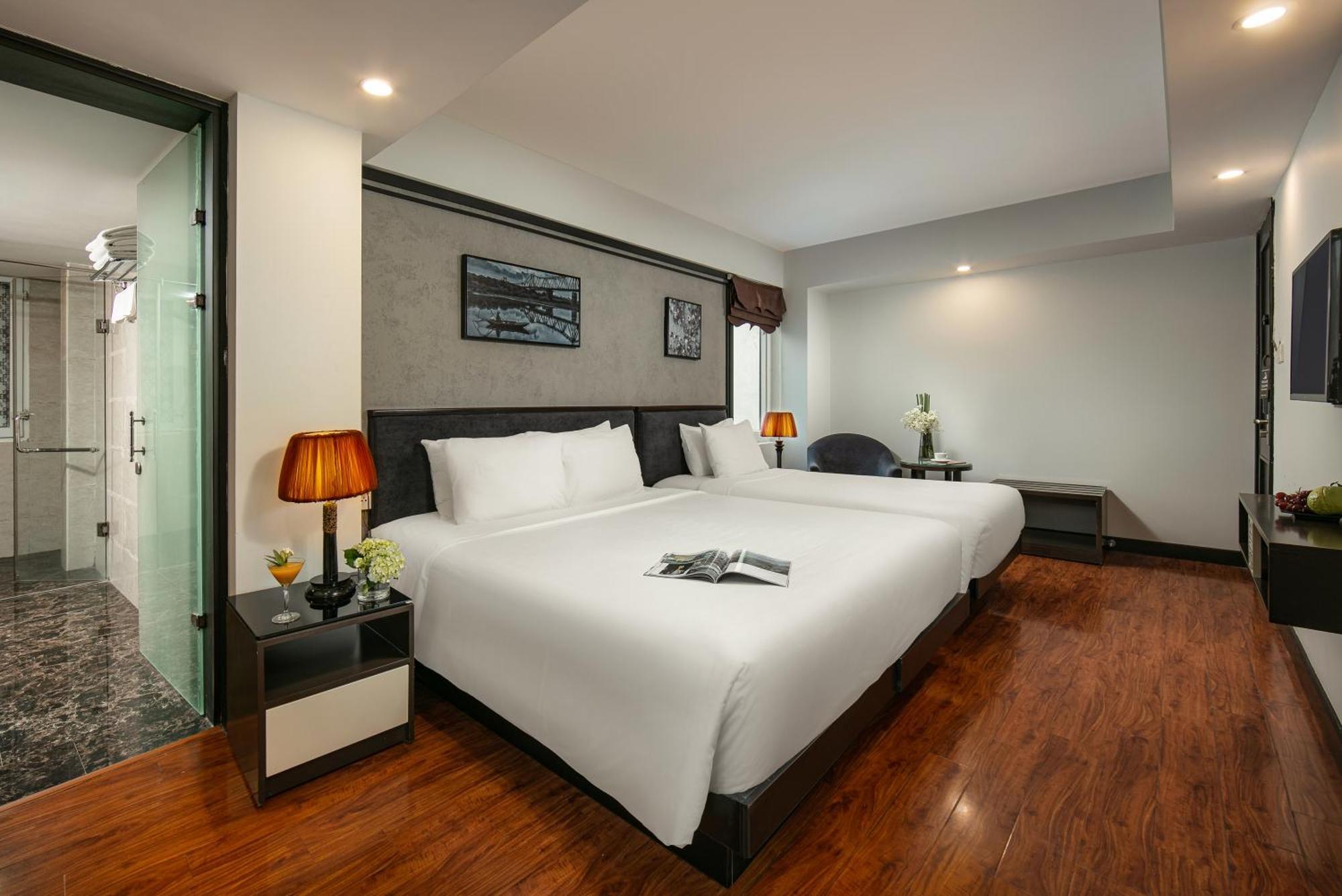 Và La Palm Premier Hà Nội Khách sạn 4*