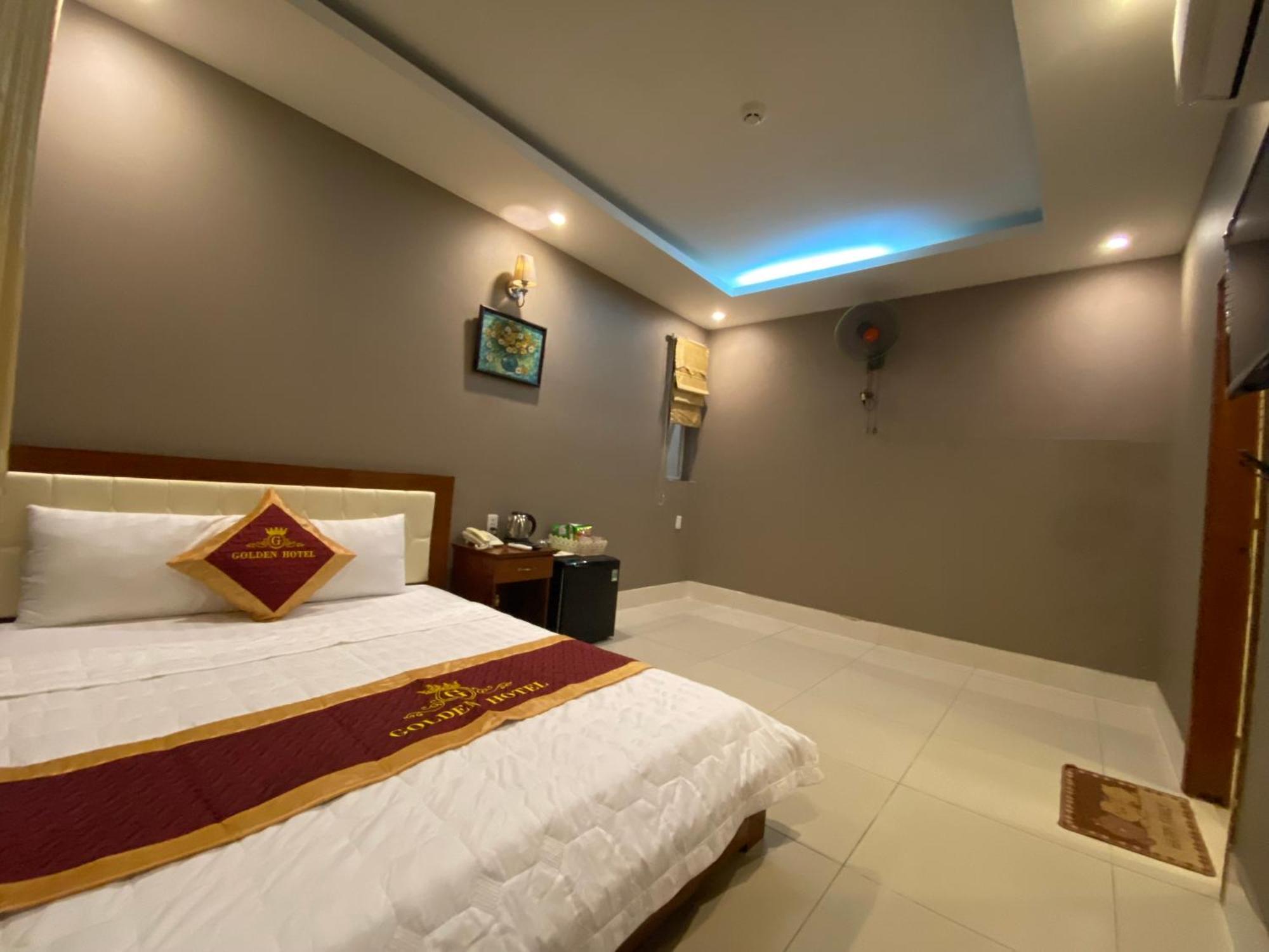 Hotel Golden *