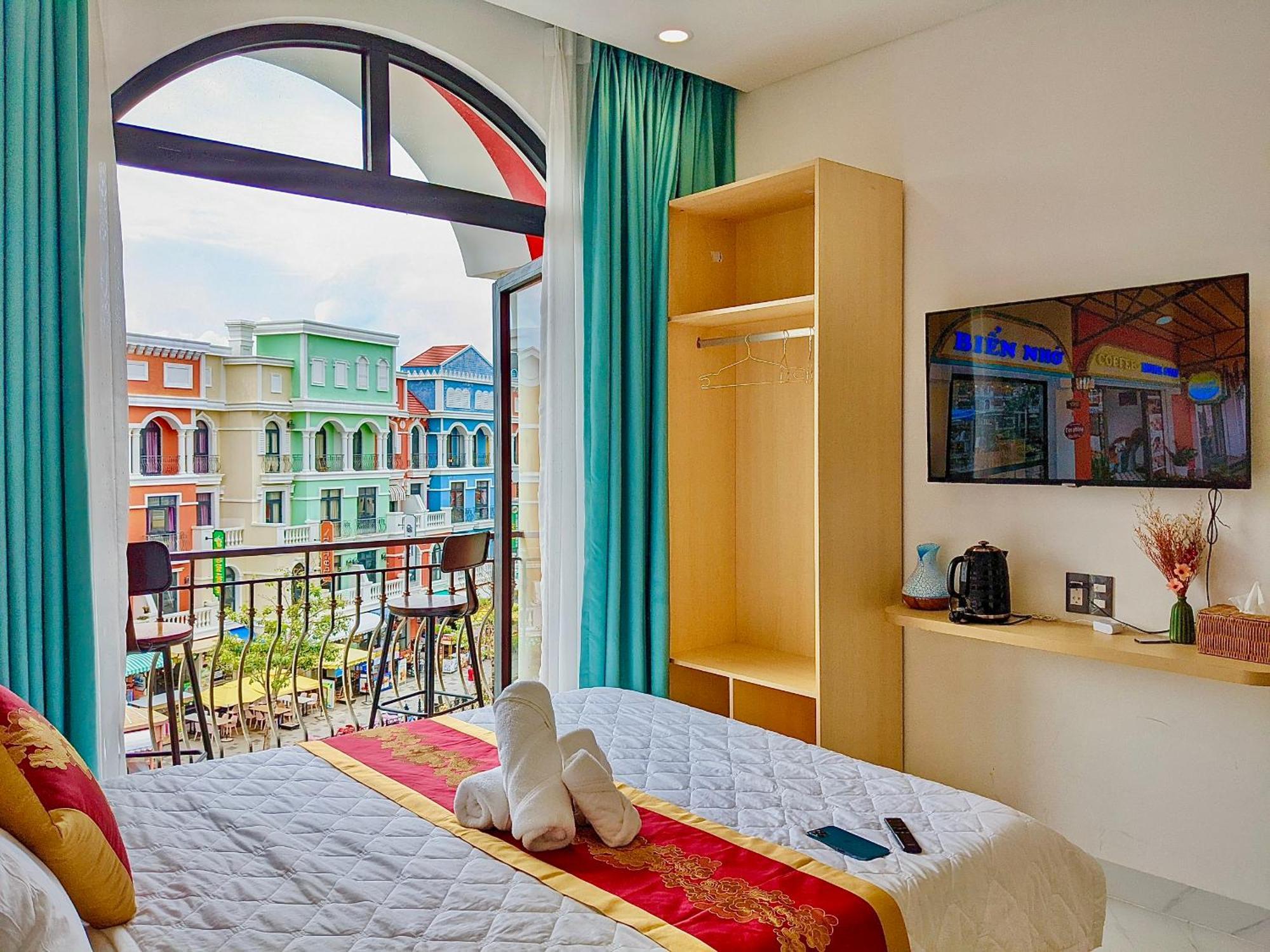Bien Nho & Hotel