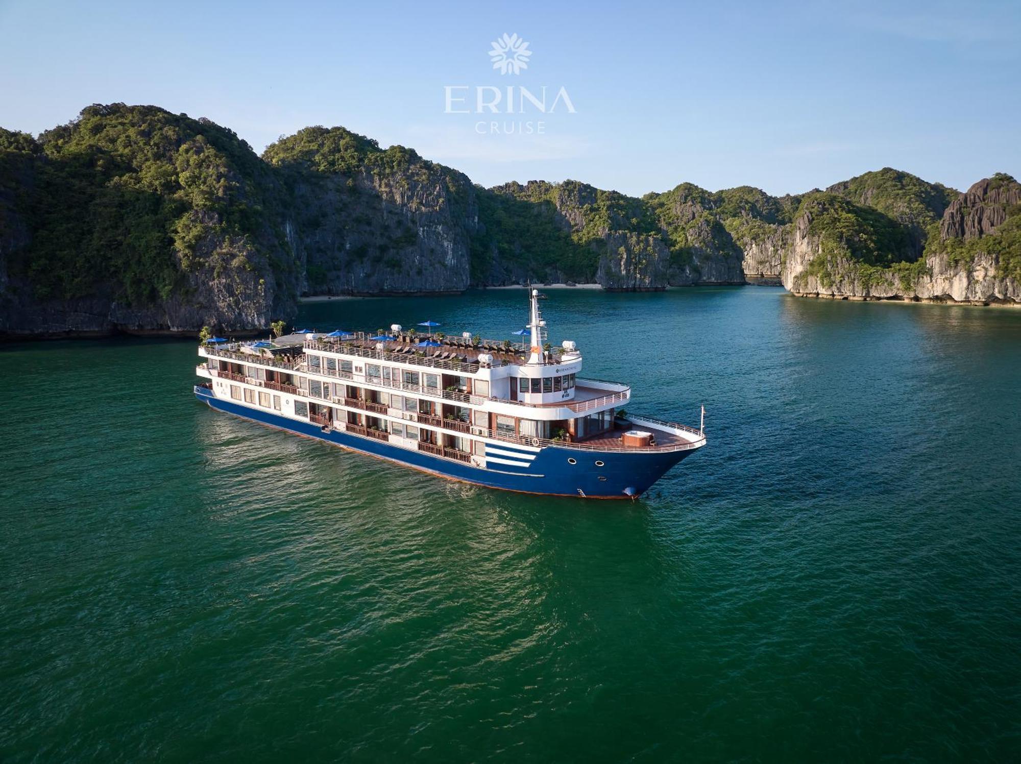 Erina Cruise By Hag  5*
