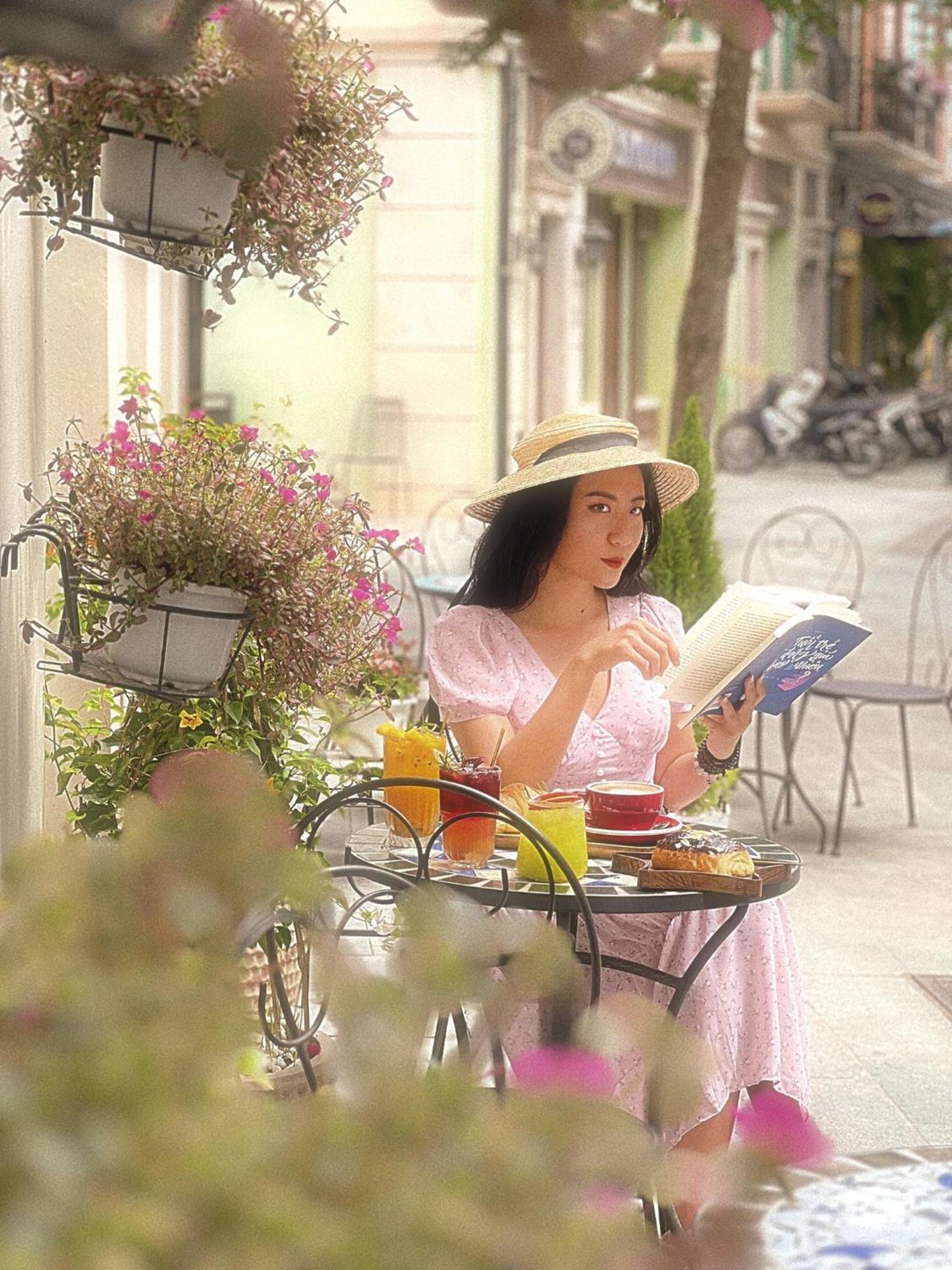 Lotus Cafe Hotel 4*