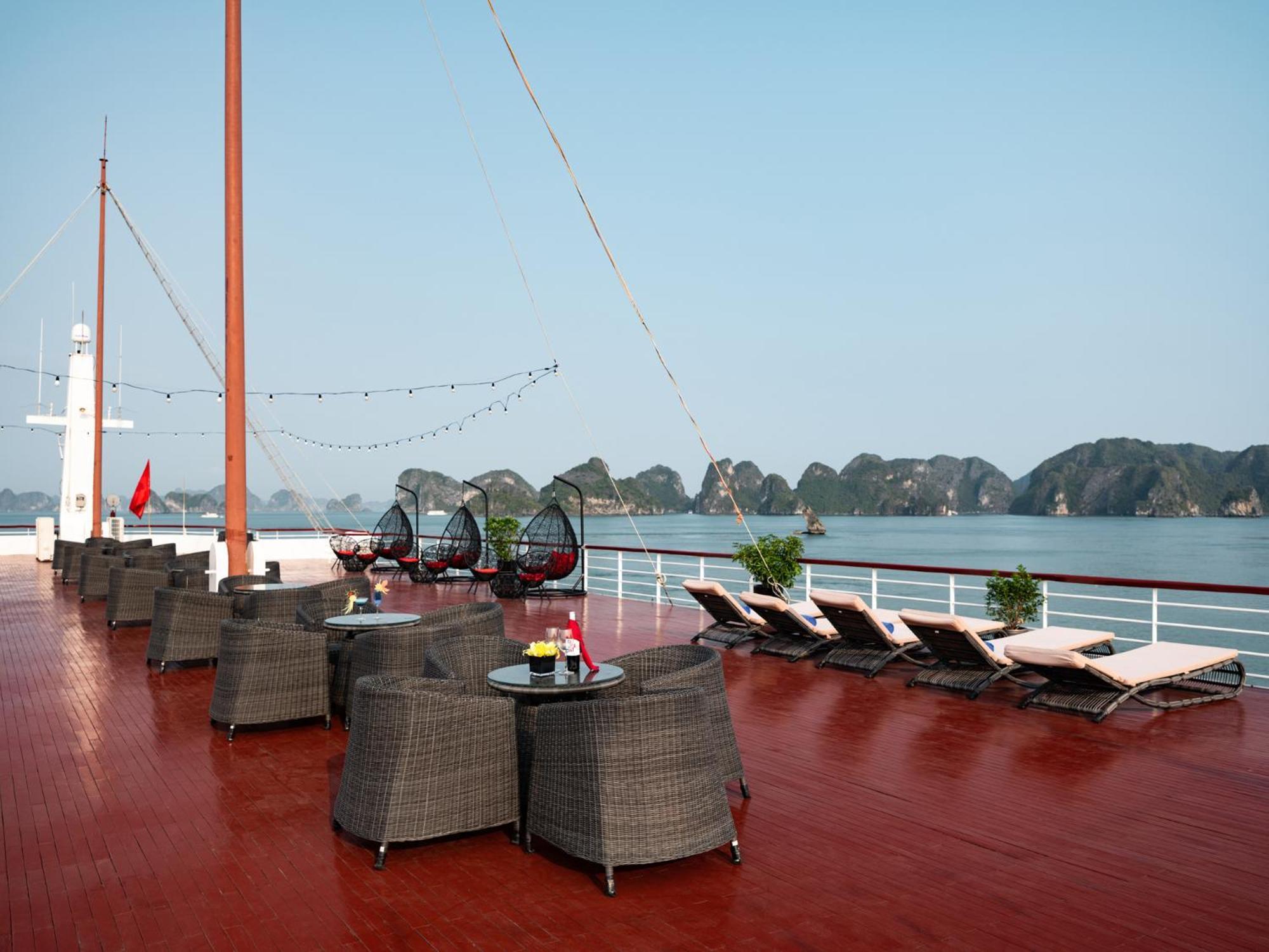 Aqua Of The Seas Cruise Halong 5* Hạ Long