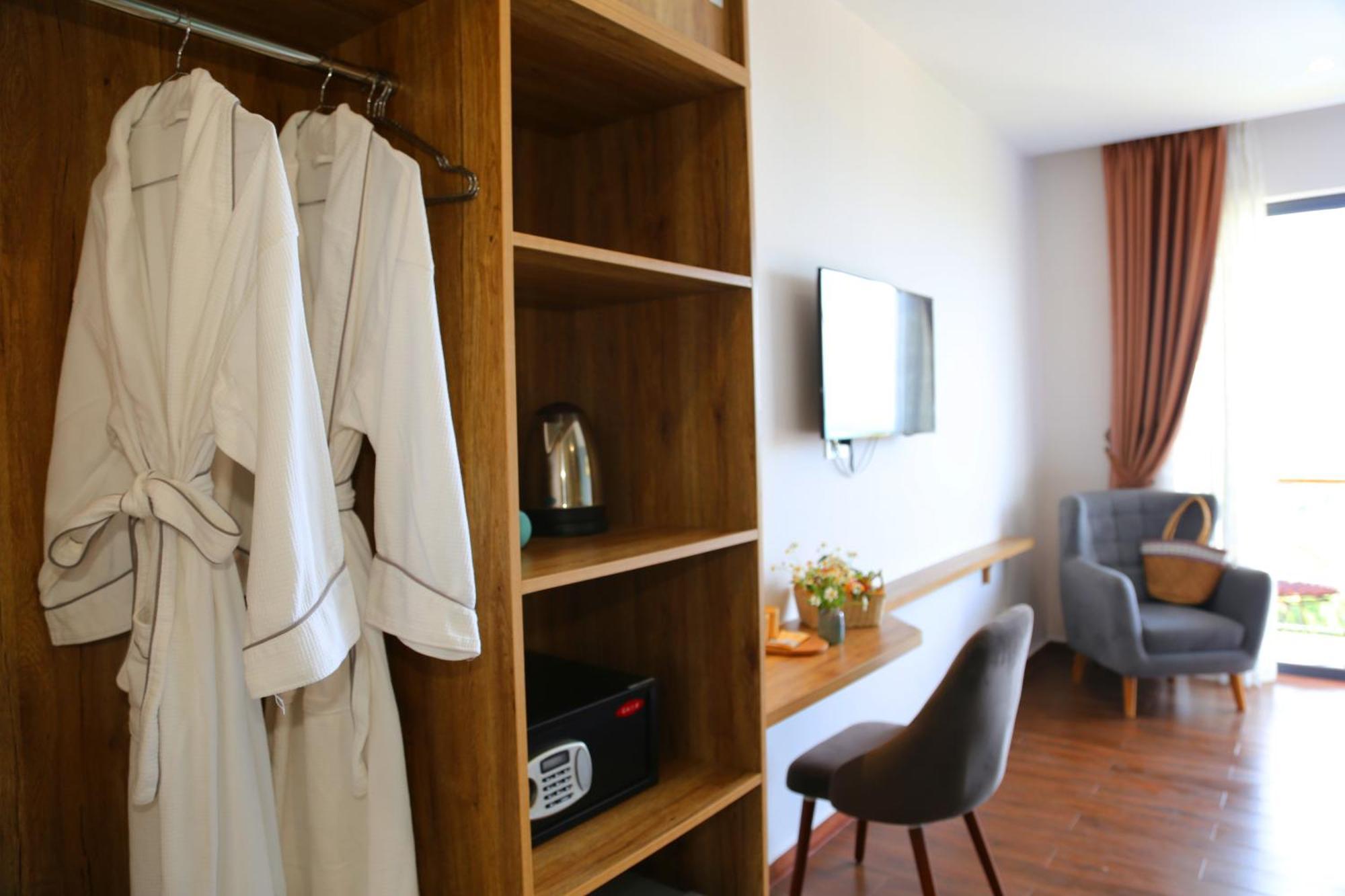 Resort Tom Hill Boutique & 4*