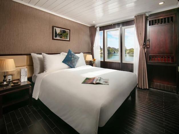 Aqua Legend Cruise Hạ Long