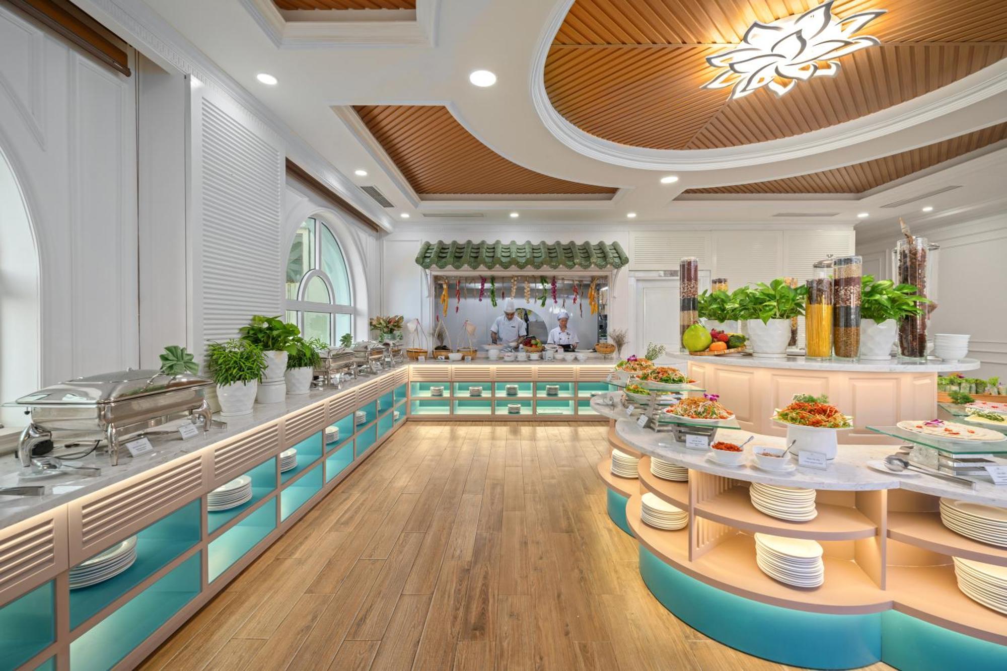 Paracel Hotel 4*