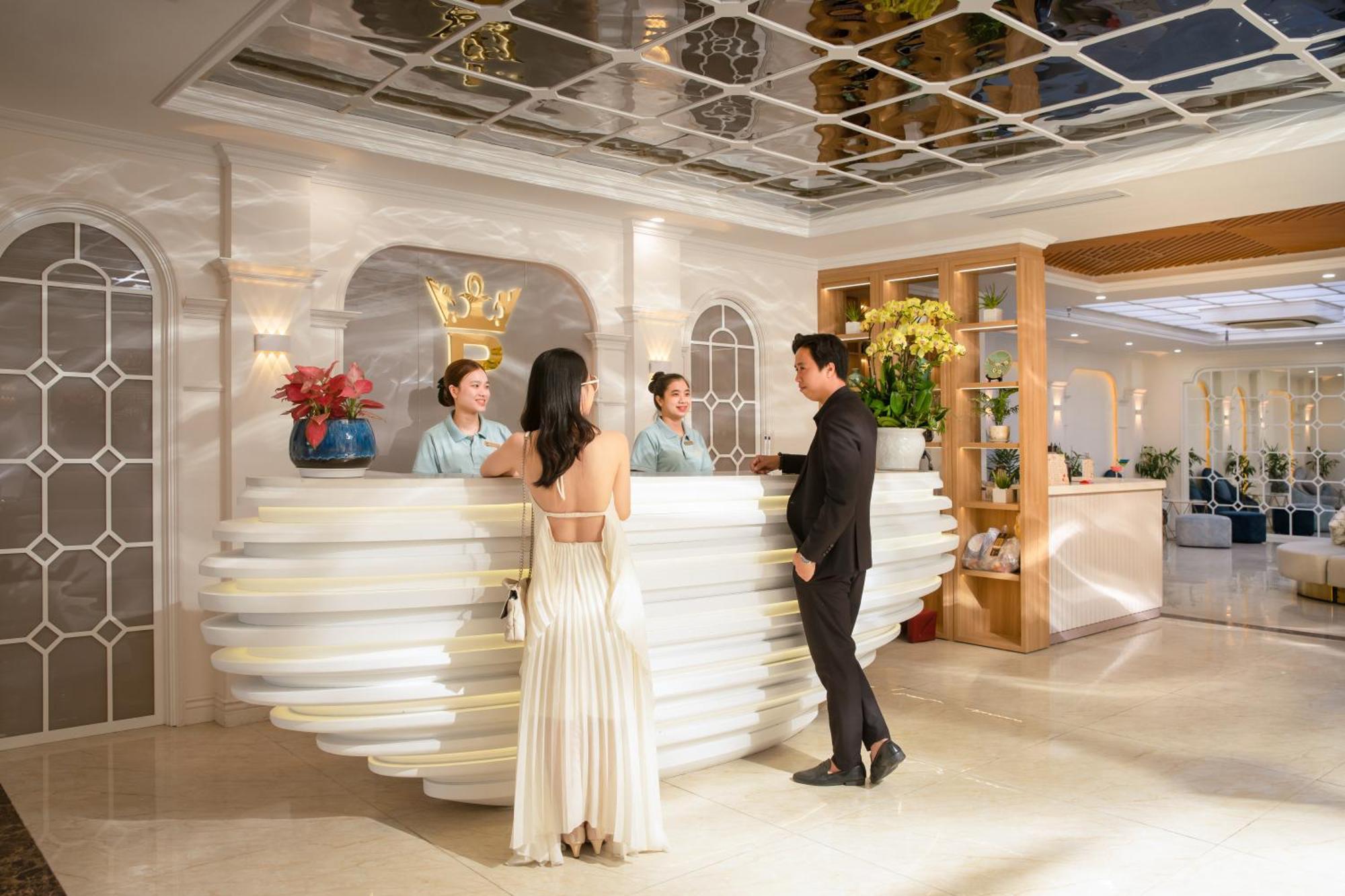 Paracel Hotel 4*