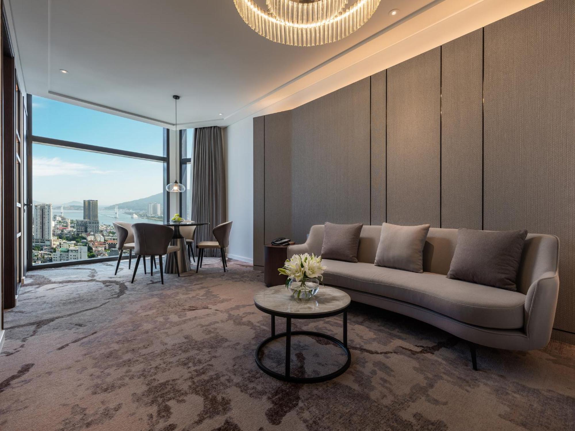 Hotel Crowne Plaza Centre By Ihg