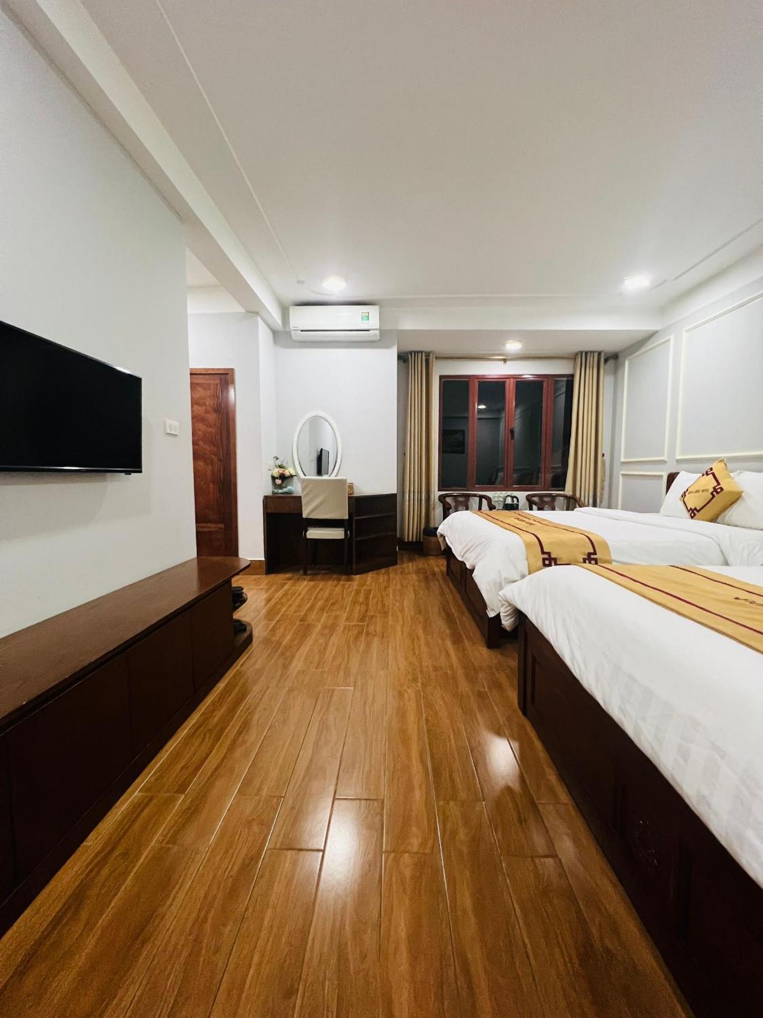 Land Hotel 3*