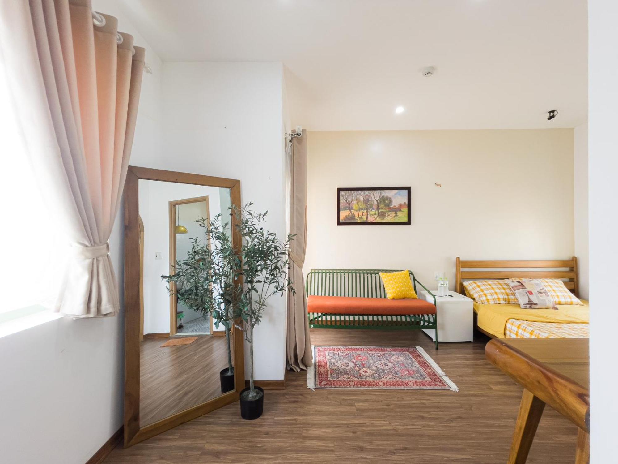 Nang House Homestay *