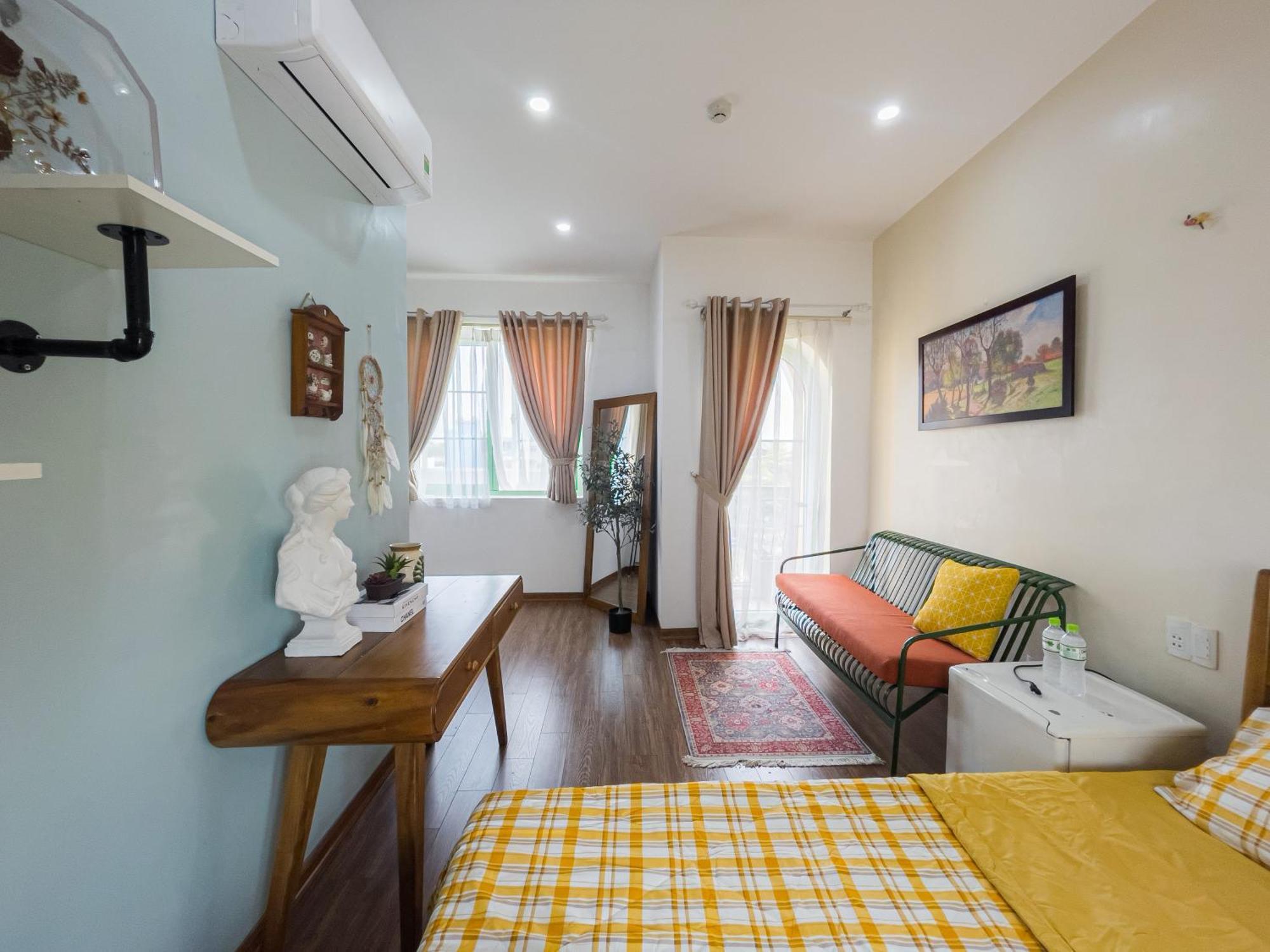Nang House *