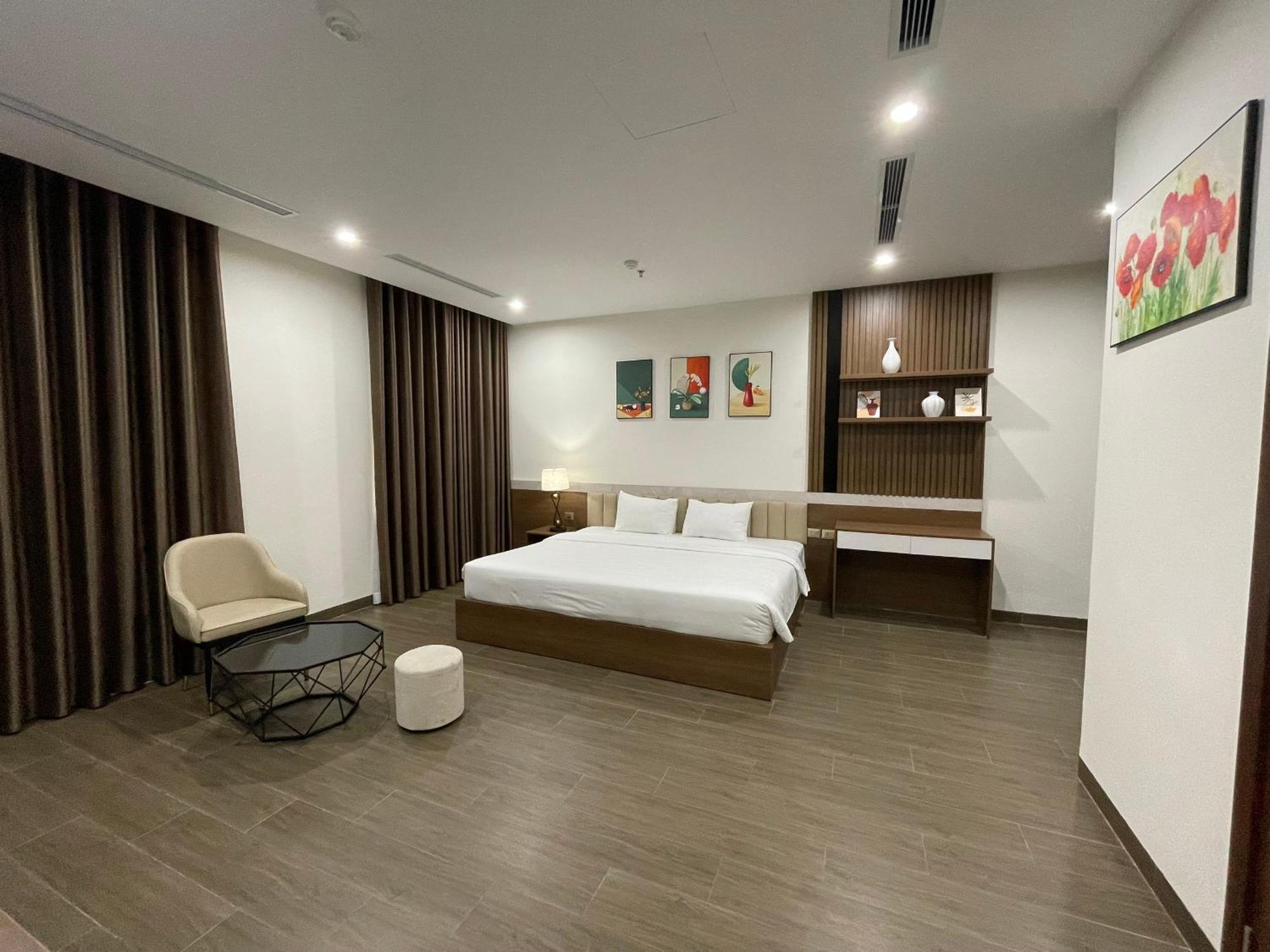 Lucasta 3*