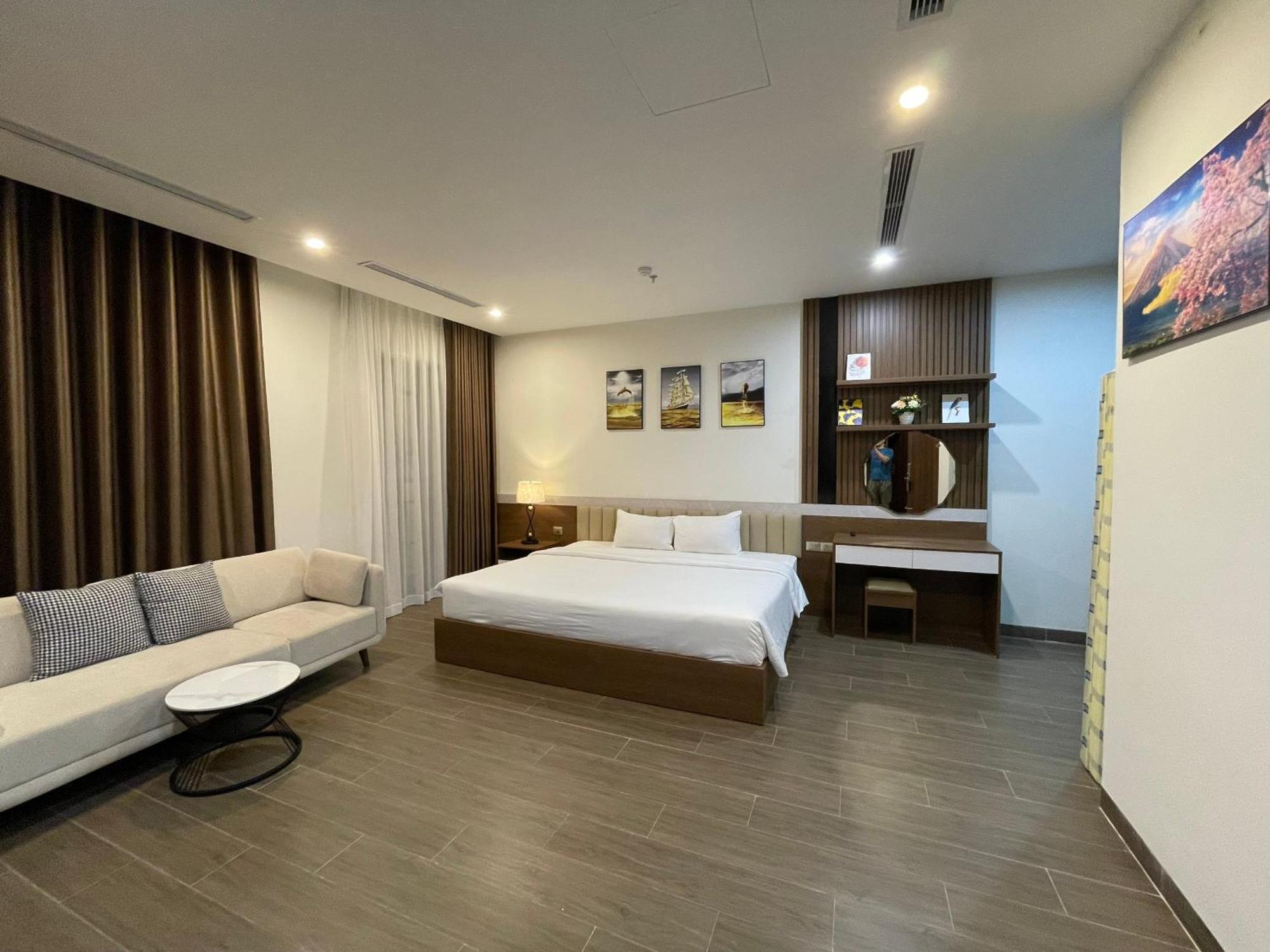 Lucasta 3*