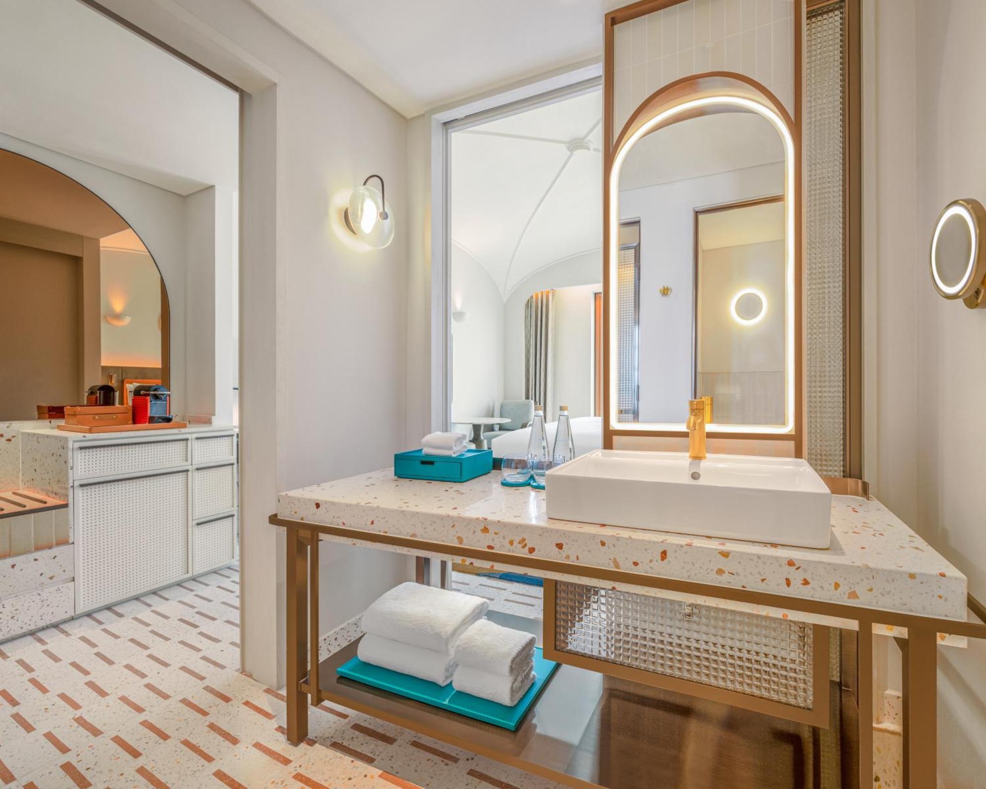 La Festa Phu Quoc, Curio Collection By Hilton Phu Quoc