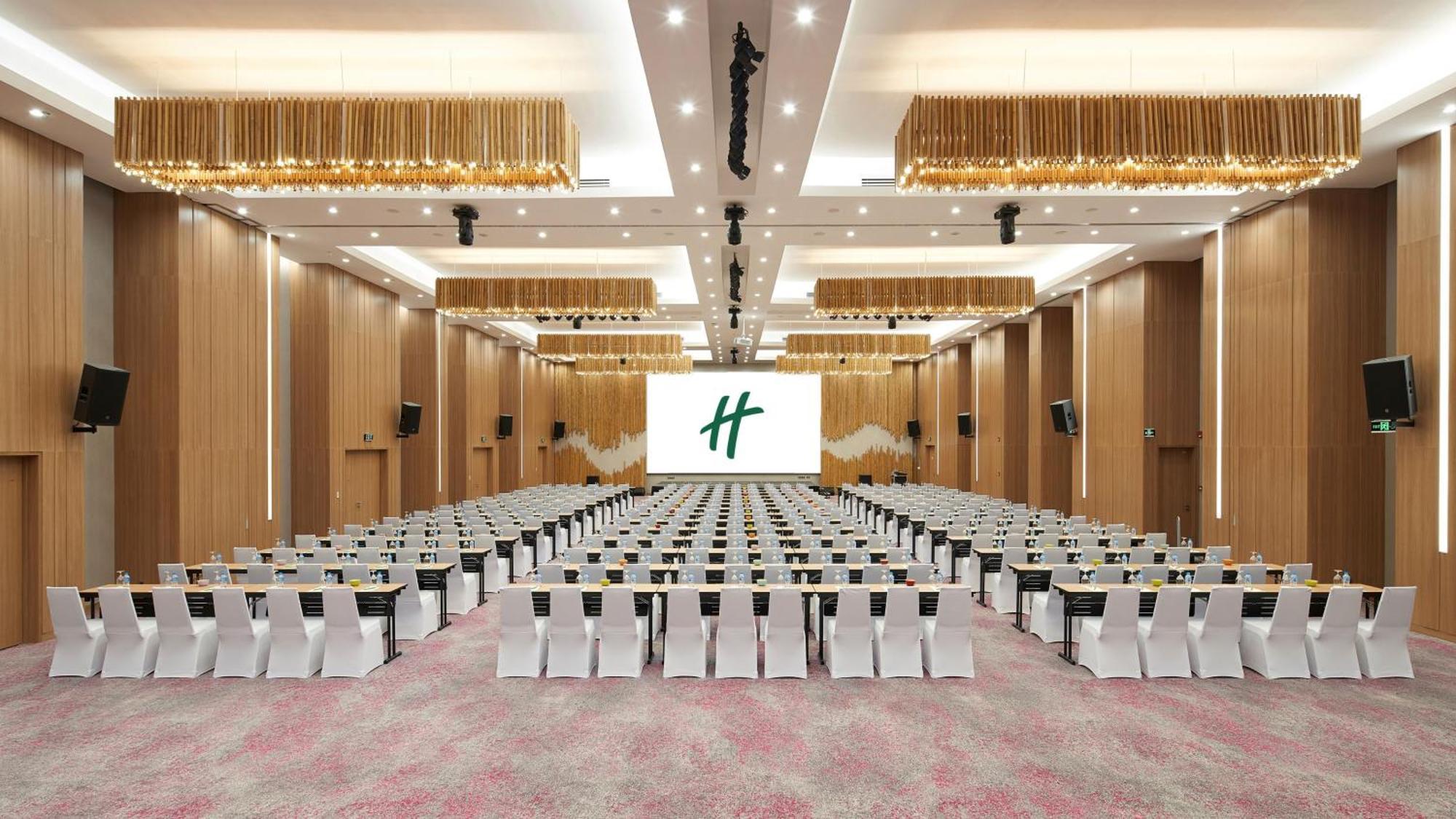 & Saigon Airport By Ihg