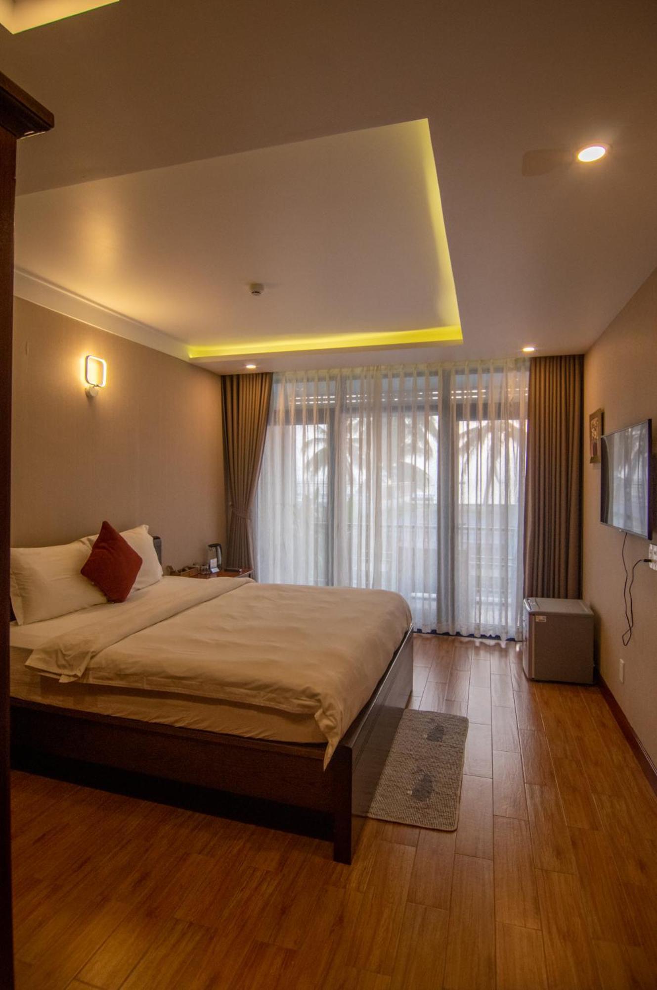 Sealight And House