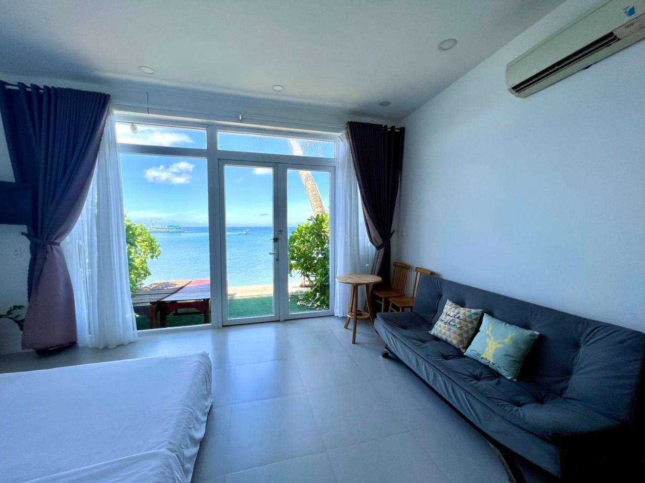 Larina Beach House *