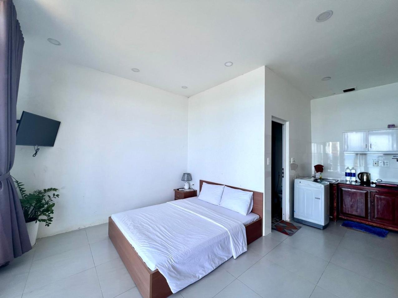 Larina Beach House Aparthotel