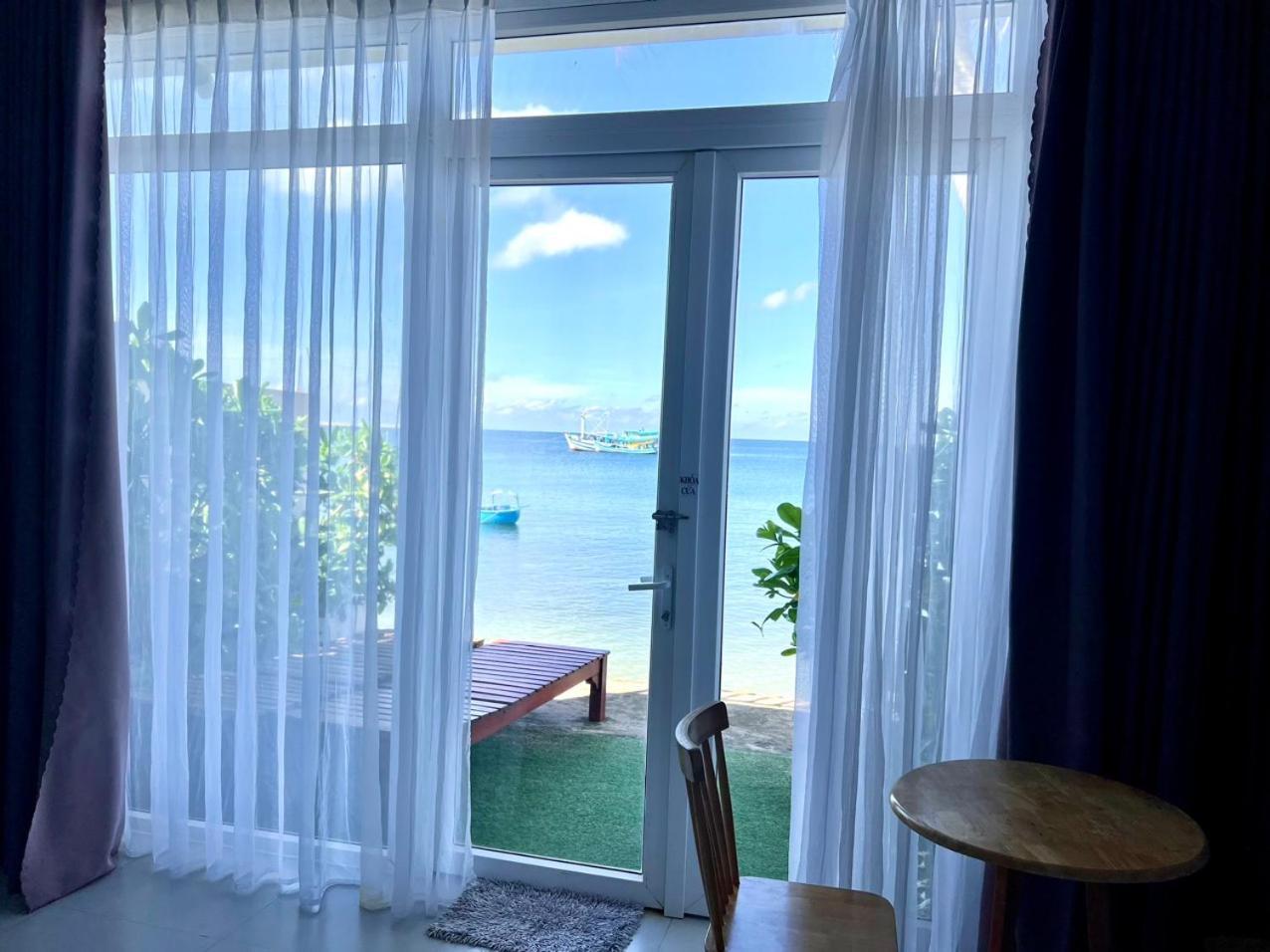 Aparthotel Larina Beach House