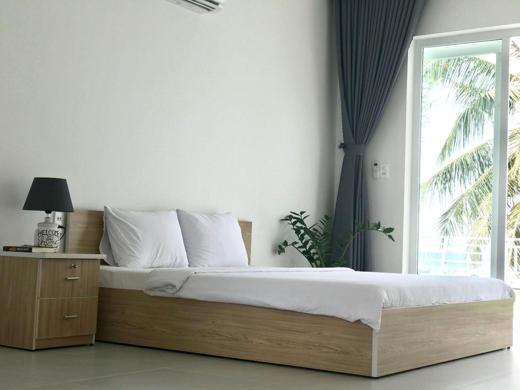 Larina Beach House Aparthotel
