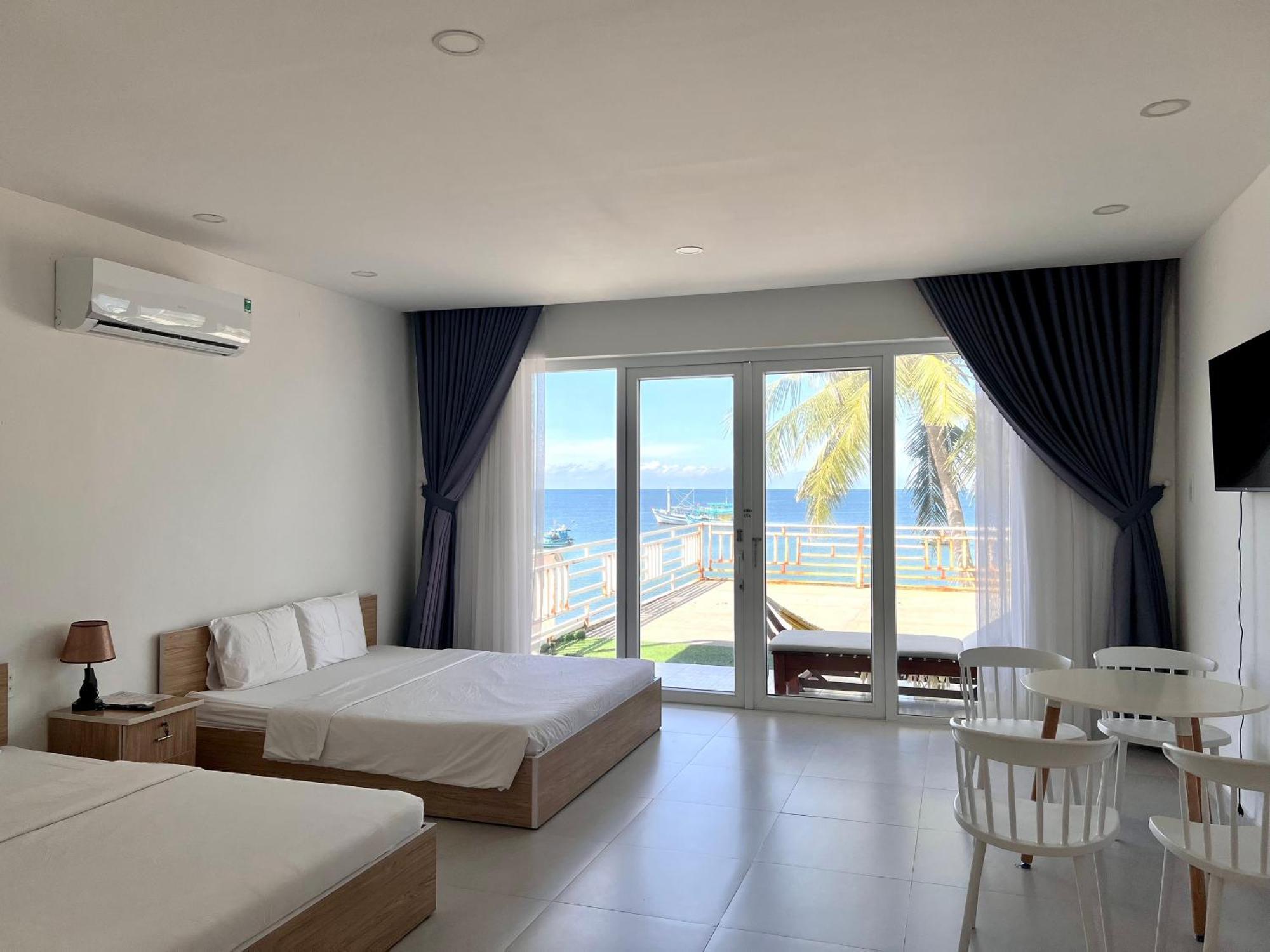 Aparthotel Larina Beach House