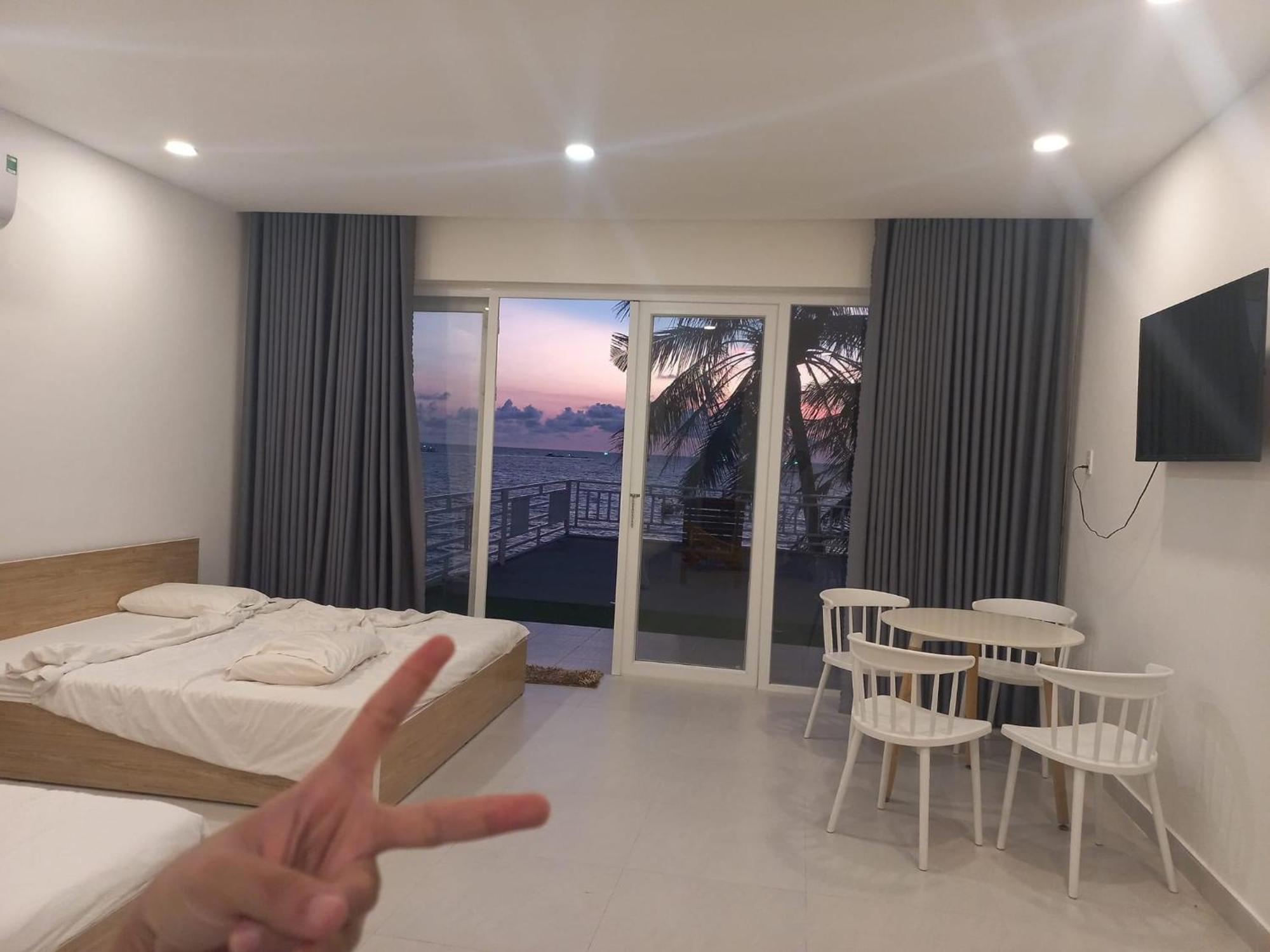 Aparthotel Larina Beach House *