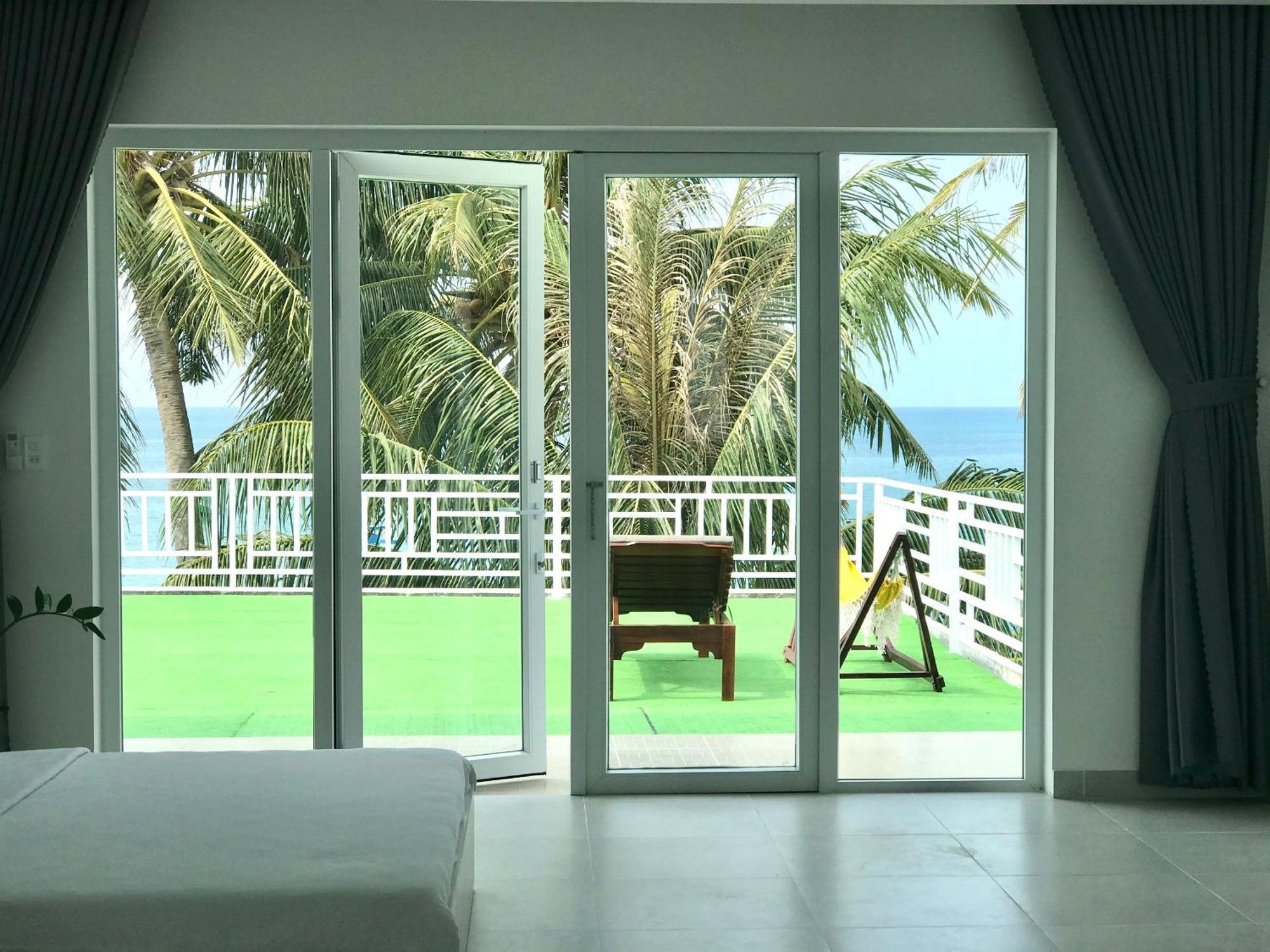 Larina Beach House Aparthotel *