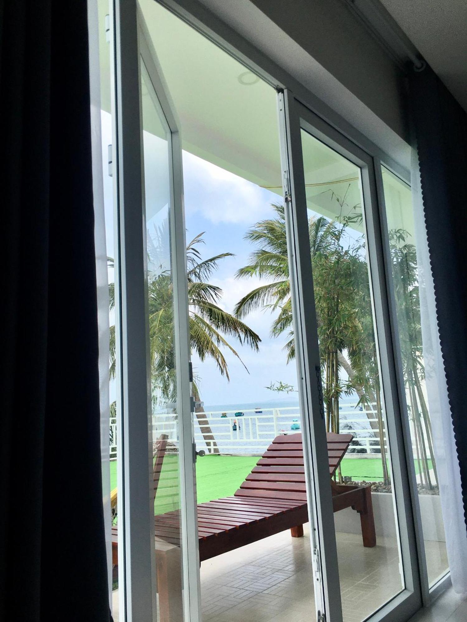 Aparthotel Larina Beach House *