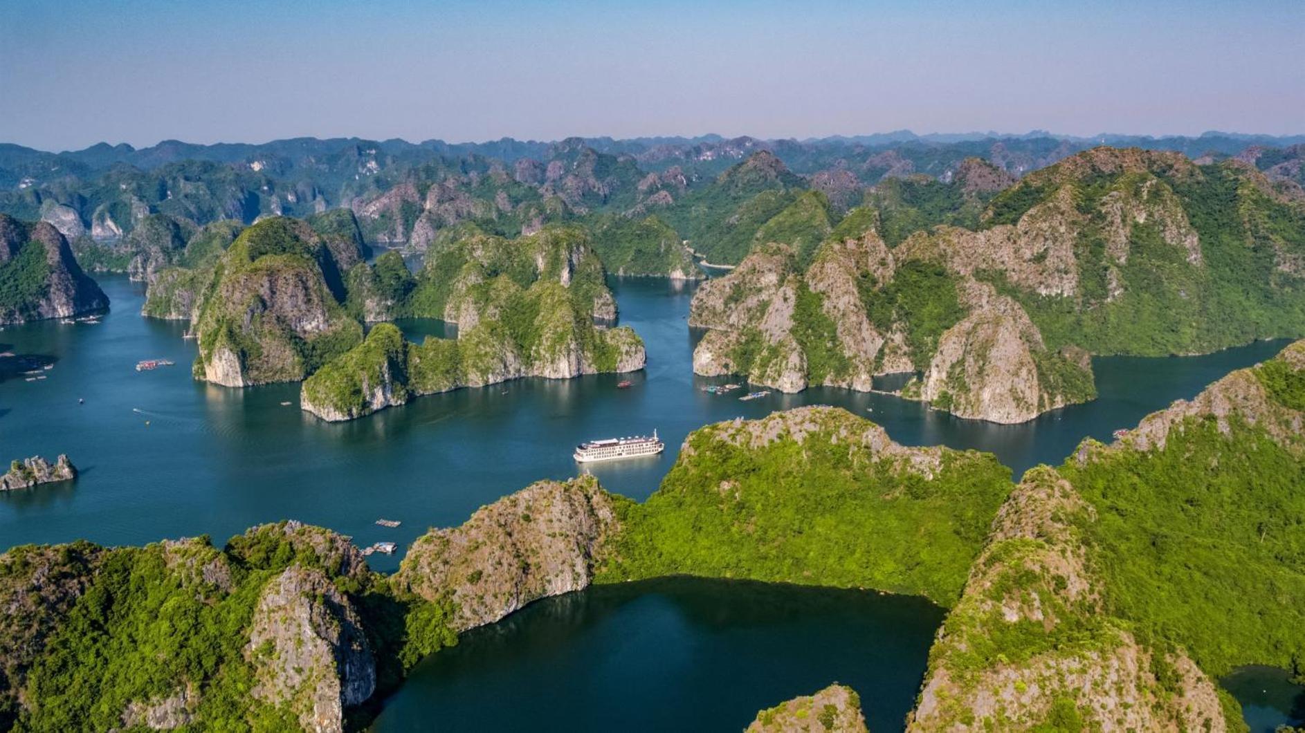  Indochine Cruise Lan Ha Bay
