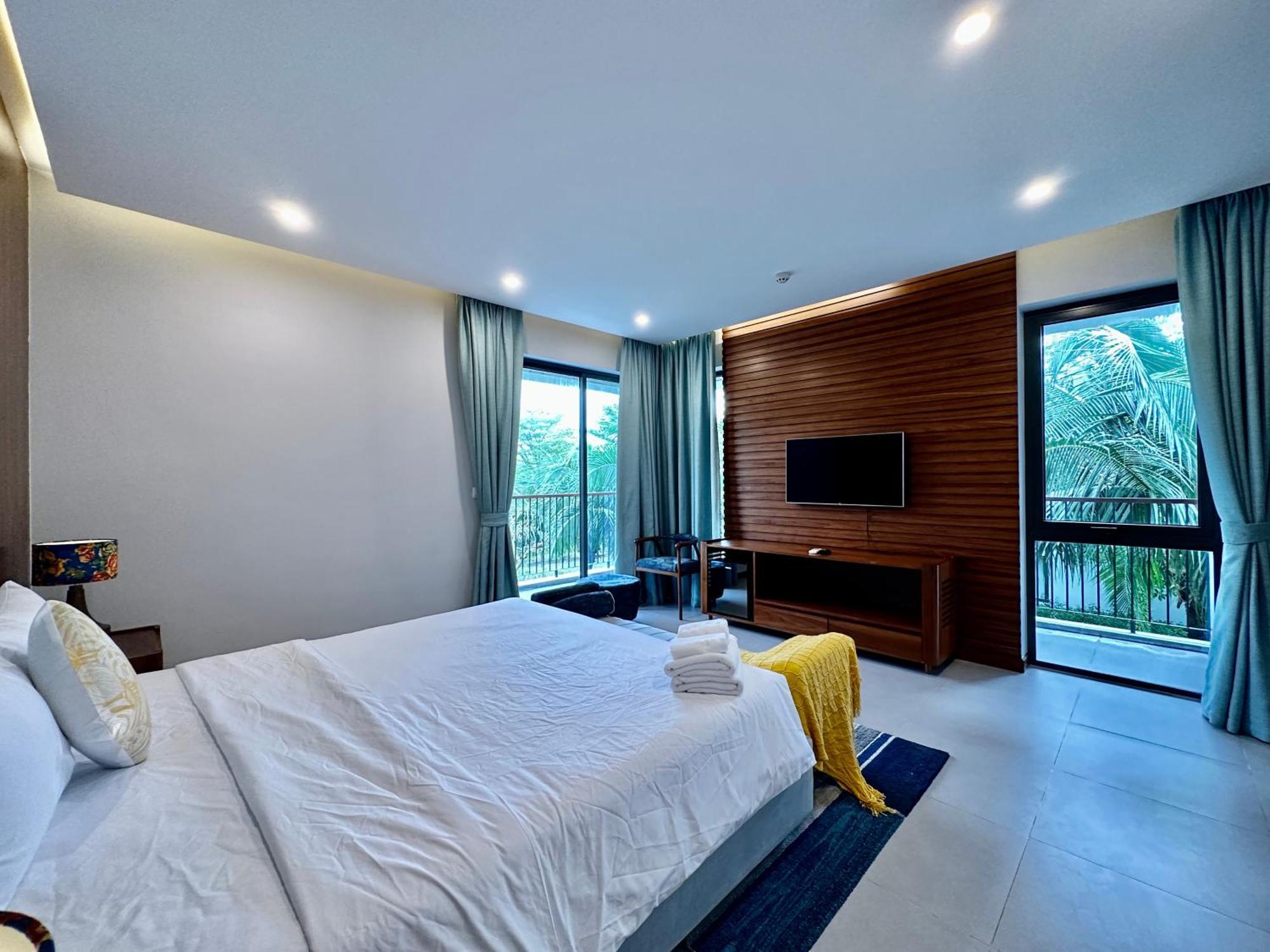 Villa West Private Swimming Pool